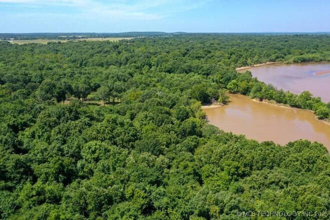 1679 Augustus Road Property Photo 6