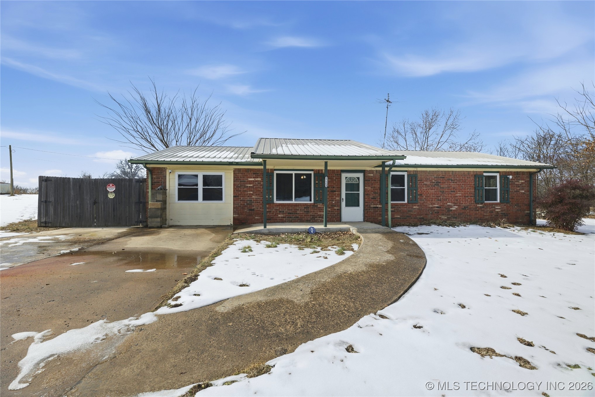 17564 W Grandview Drive Property Photo 1