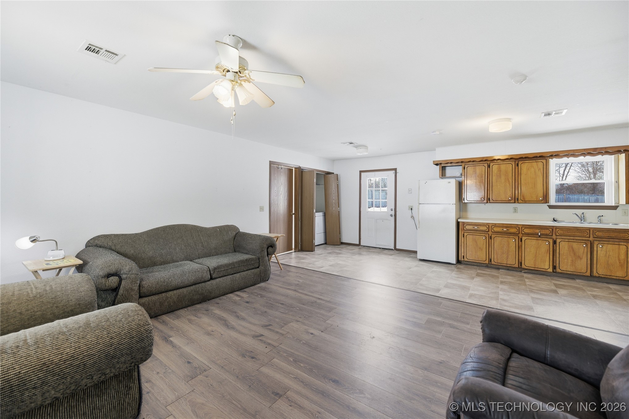 17564 W Grandview Drive Property Photo 4