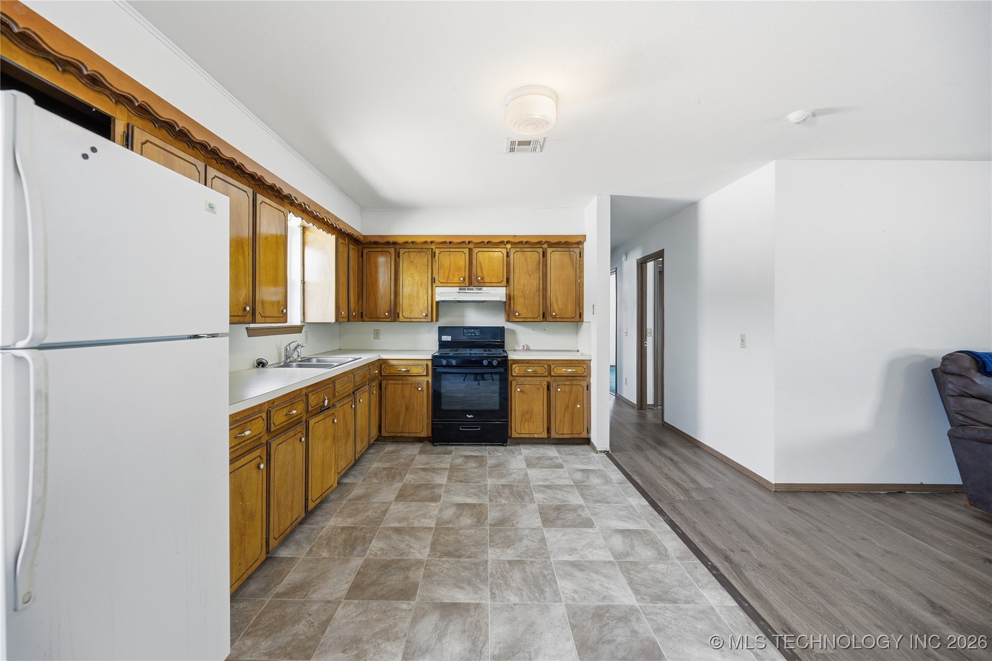 17564 W Grandview Drive Property Photo 12