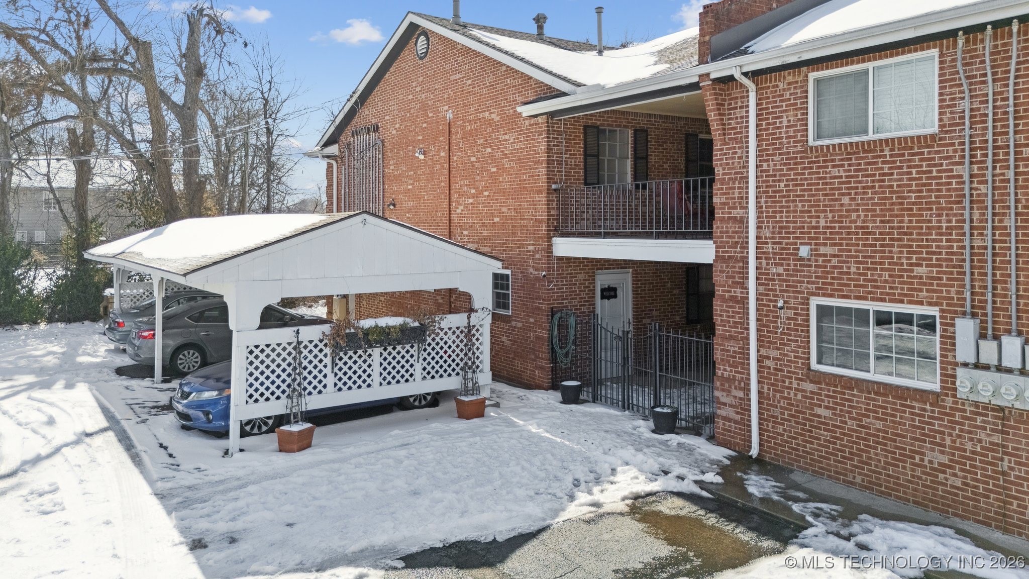 3701 Riverside Drive 14 Property Photo 2