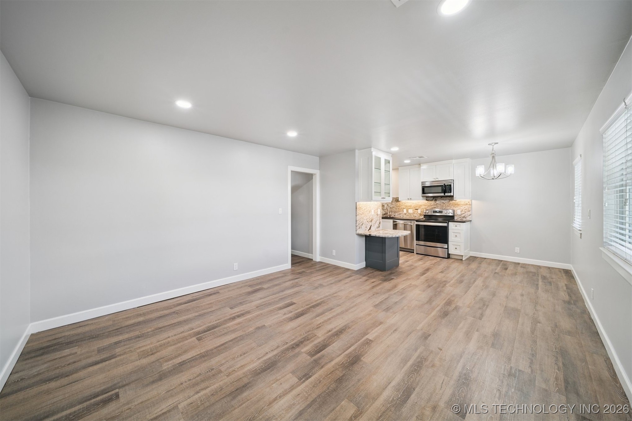 3701 Riverside Drive 14 Property Photo 4