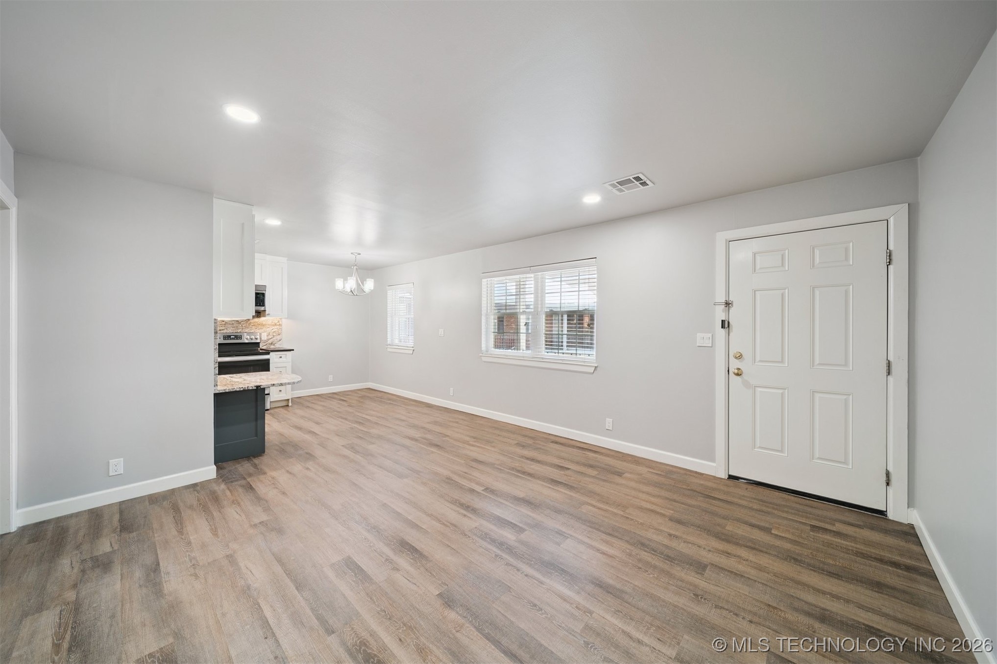 3701 Riverside Drive 14 Property Photo 5