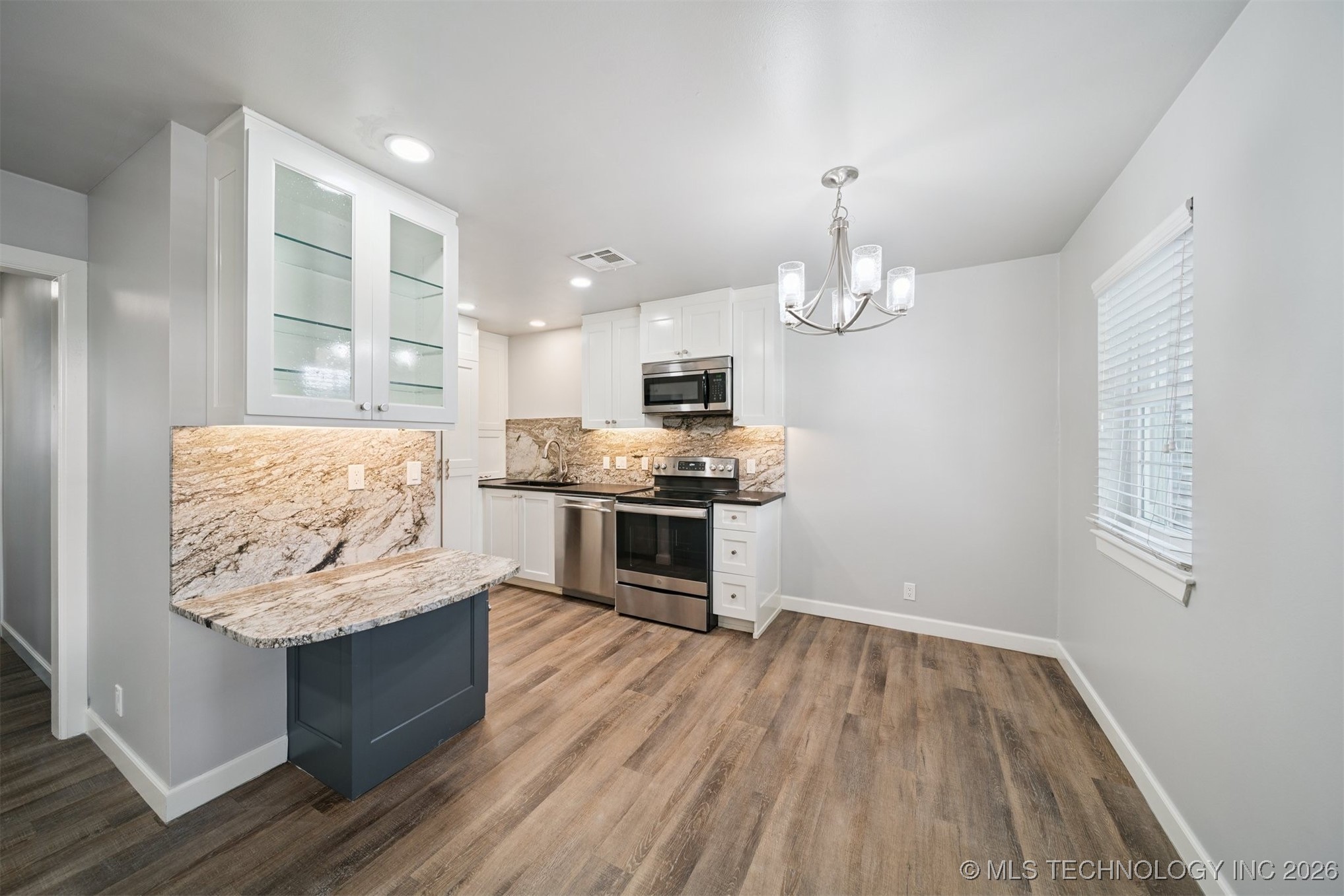 3701 Riverside Drive 14 Property Photo 6