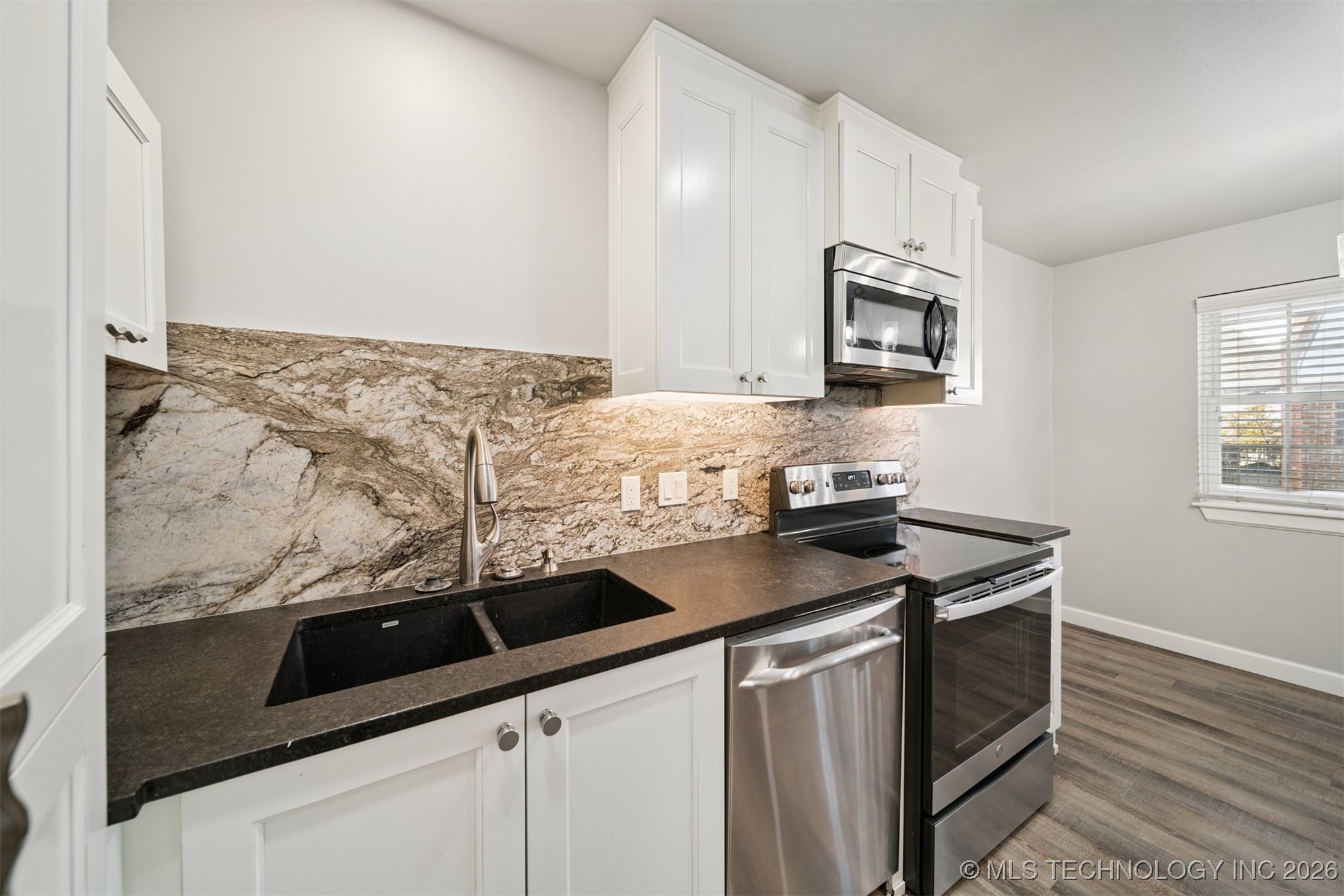 3701 Riverside Drive 14 Property Photo 11