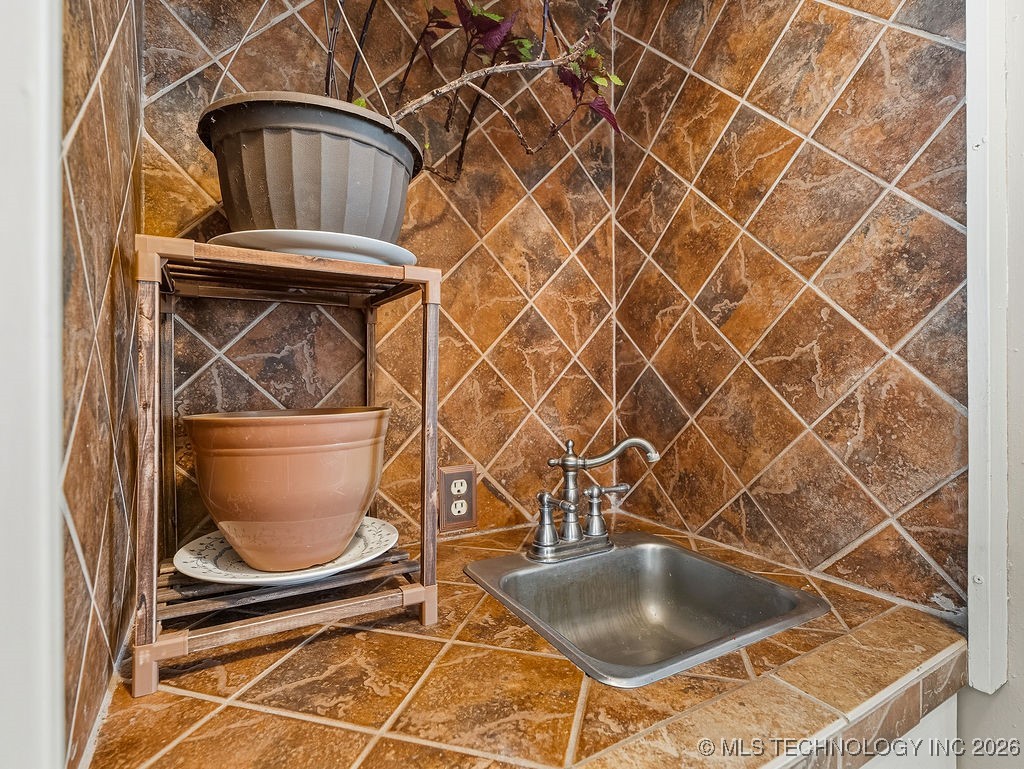 17170 County Road 3548 Property Photo 11