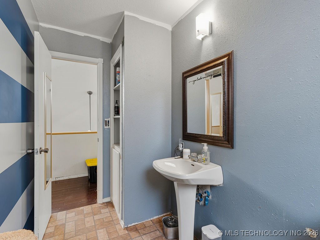 17170 County Road 3548 Property Photo 32