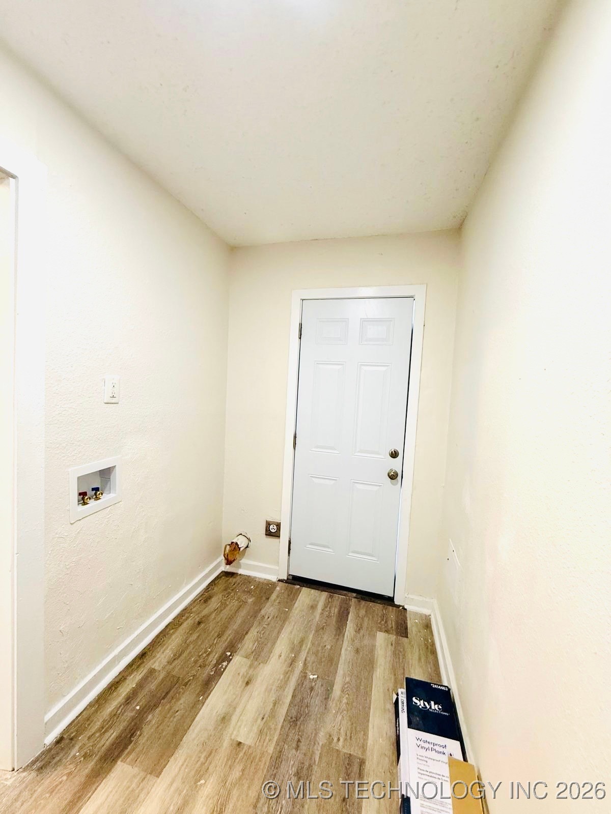 554 E 48th Place N Property Photo 9