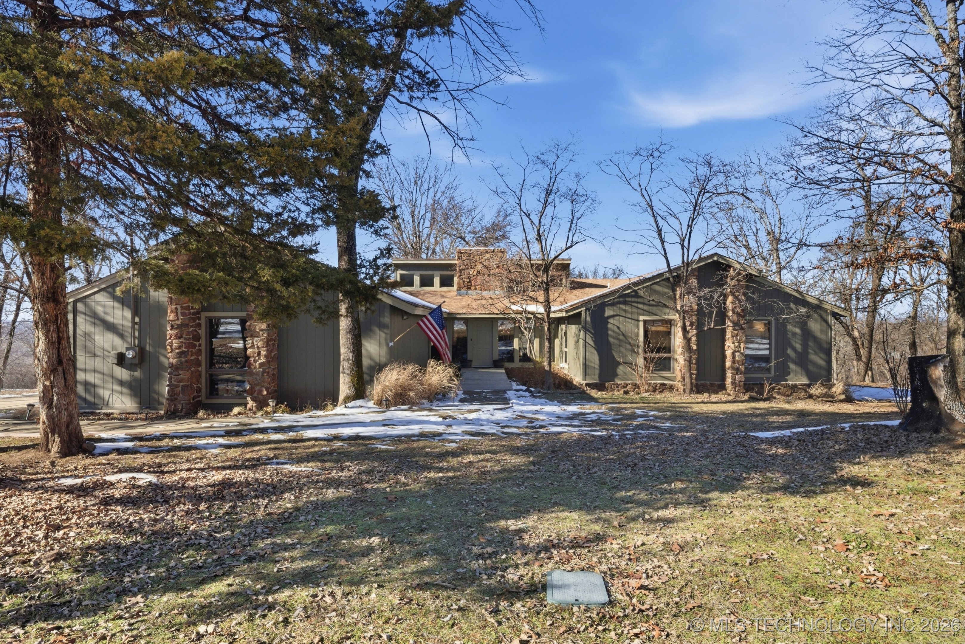 7360 River Ridge Road Property Photo 1