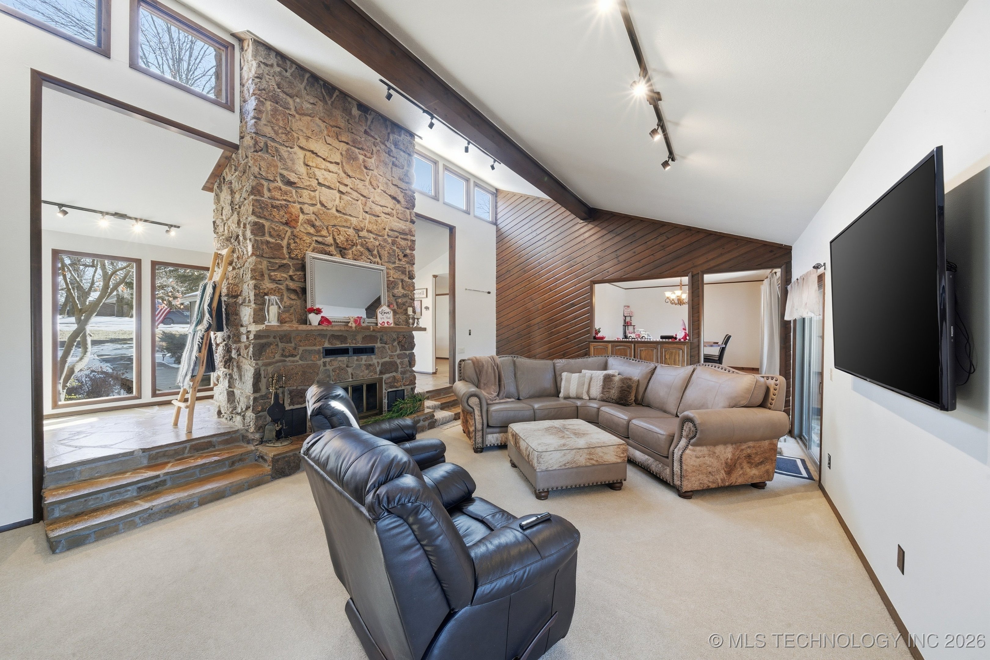 7360 River Ridge Road Property Photo 9