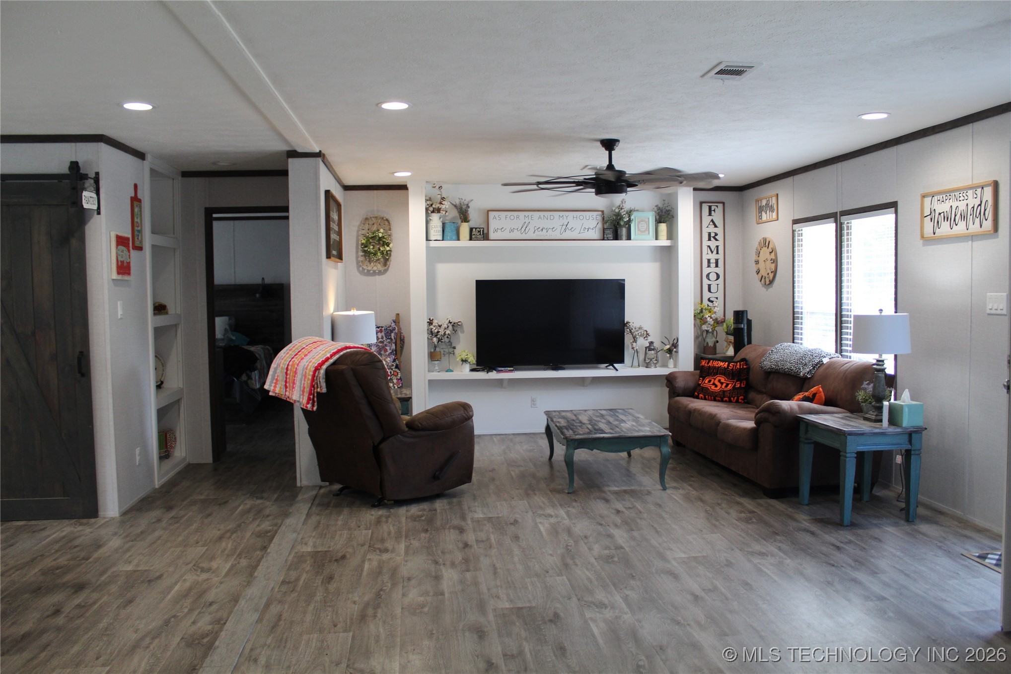 23187 Wildflower Property Photo 6