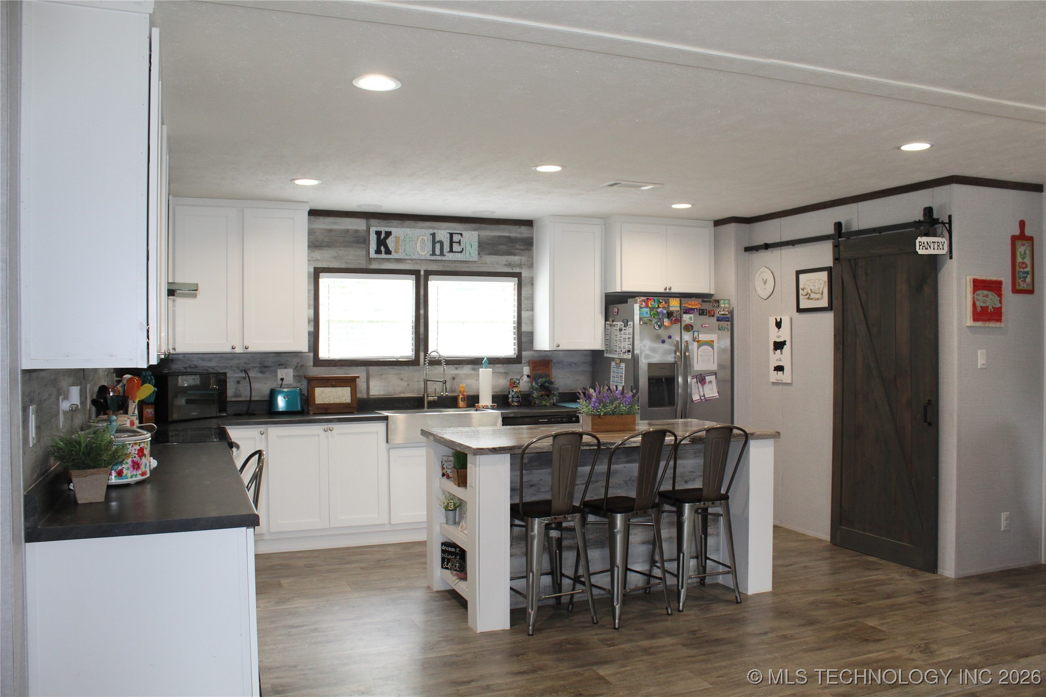 23187 Wildflower Property Photo 8