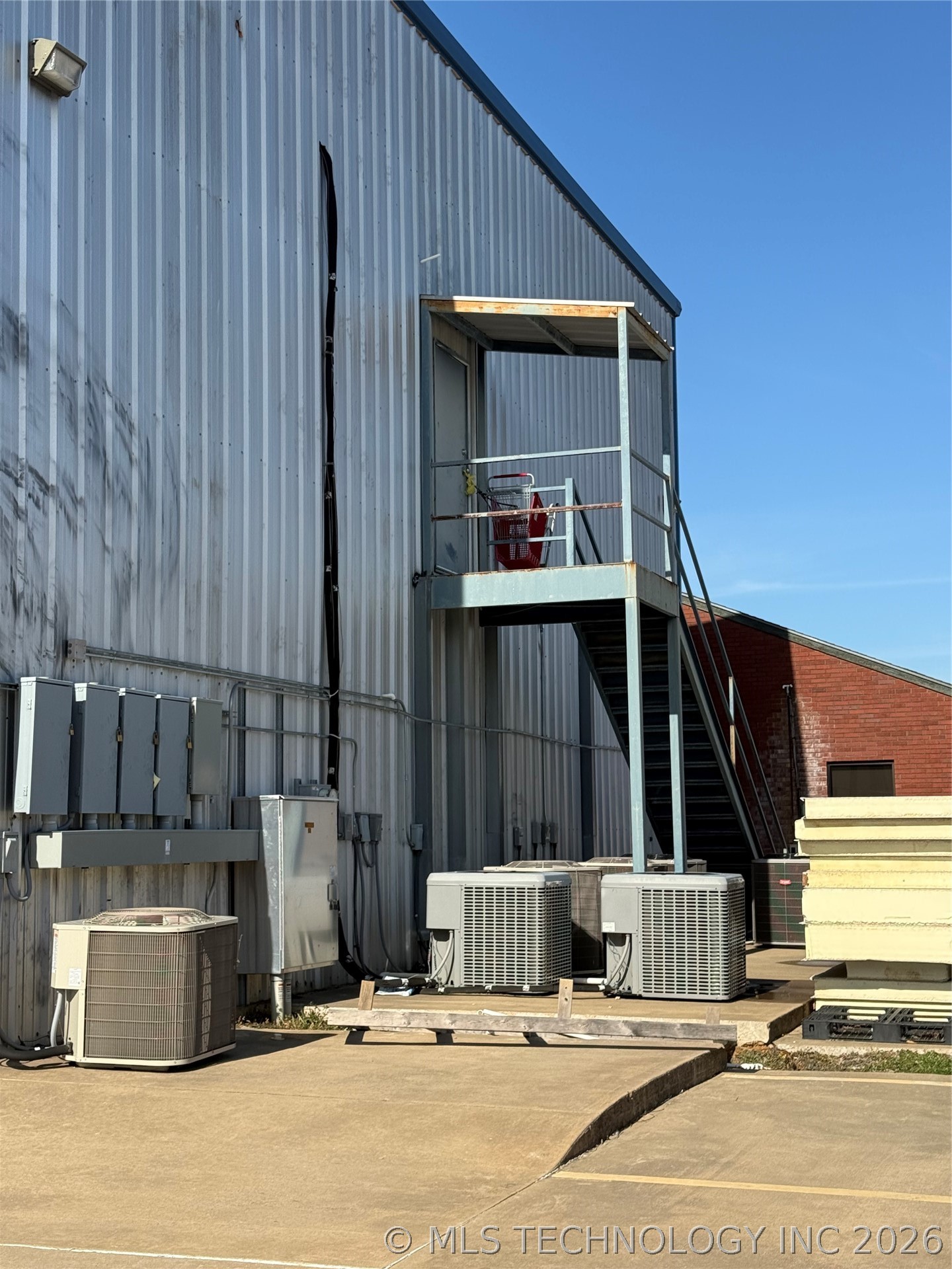 608 Bryan Property Photo 4