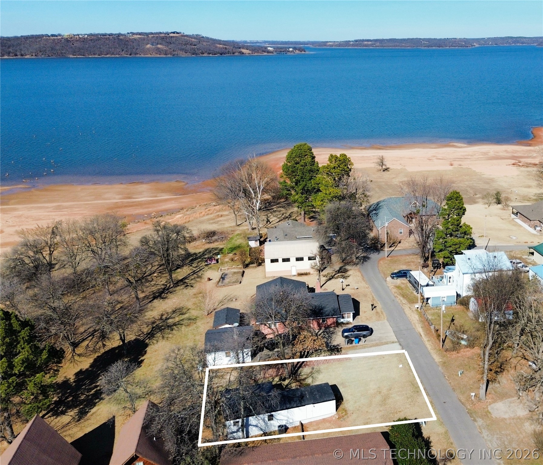 676 N Elm Street Property Photo 1