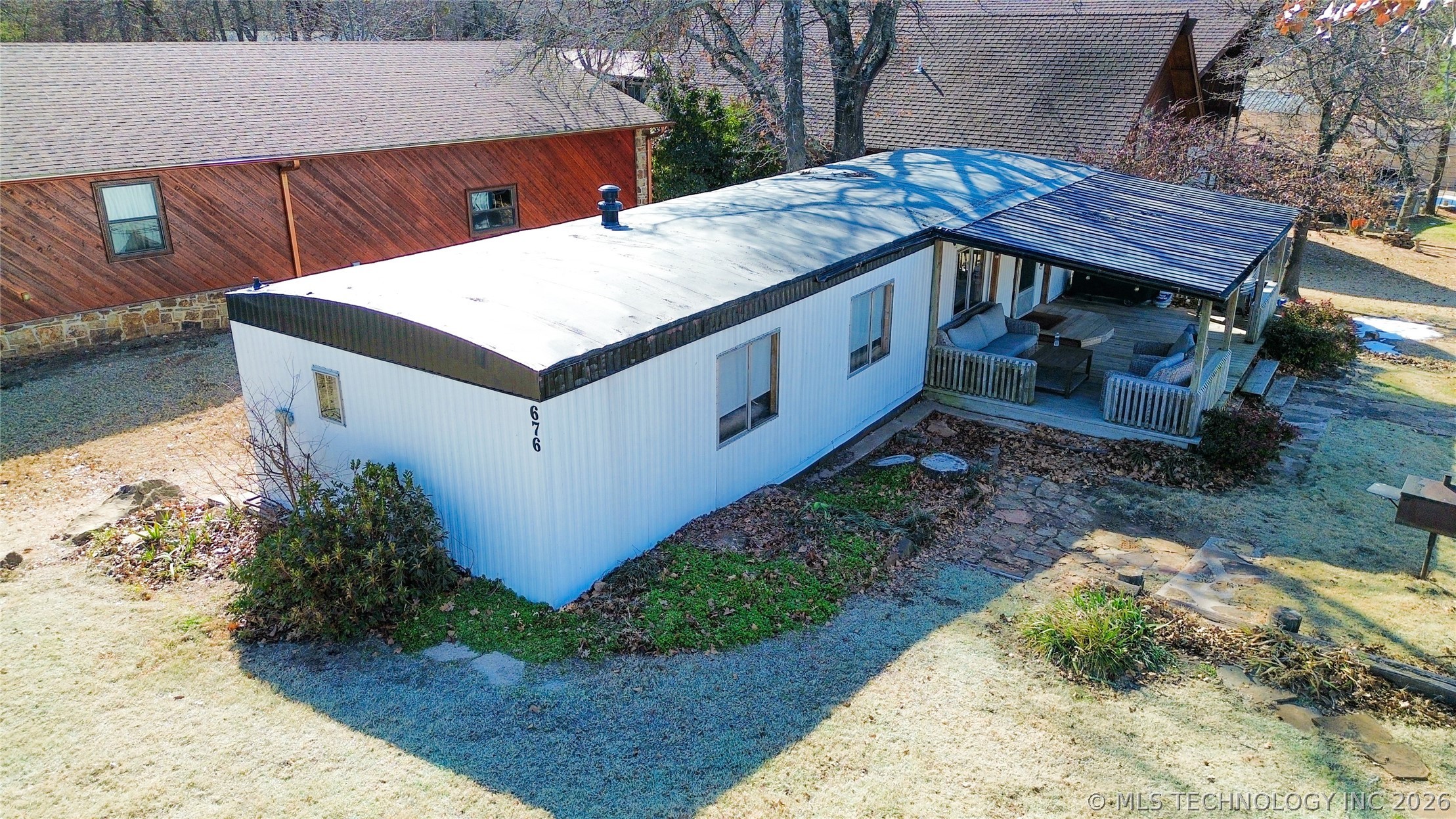 676 N Elm Street Property Photo 4