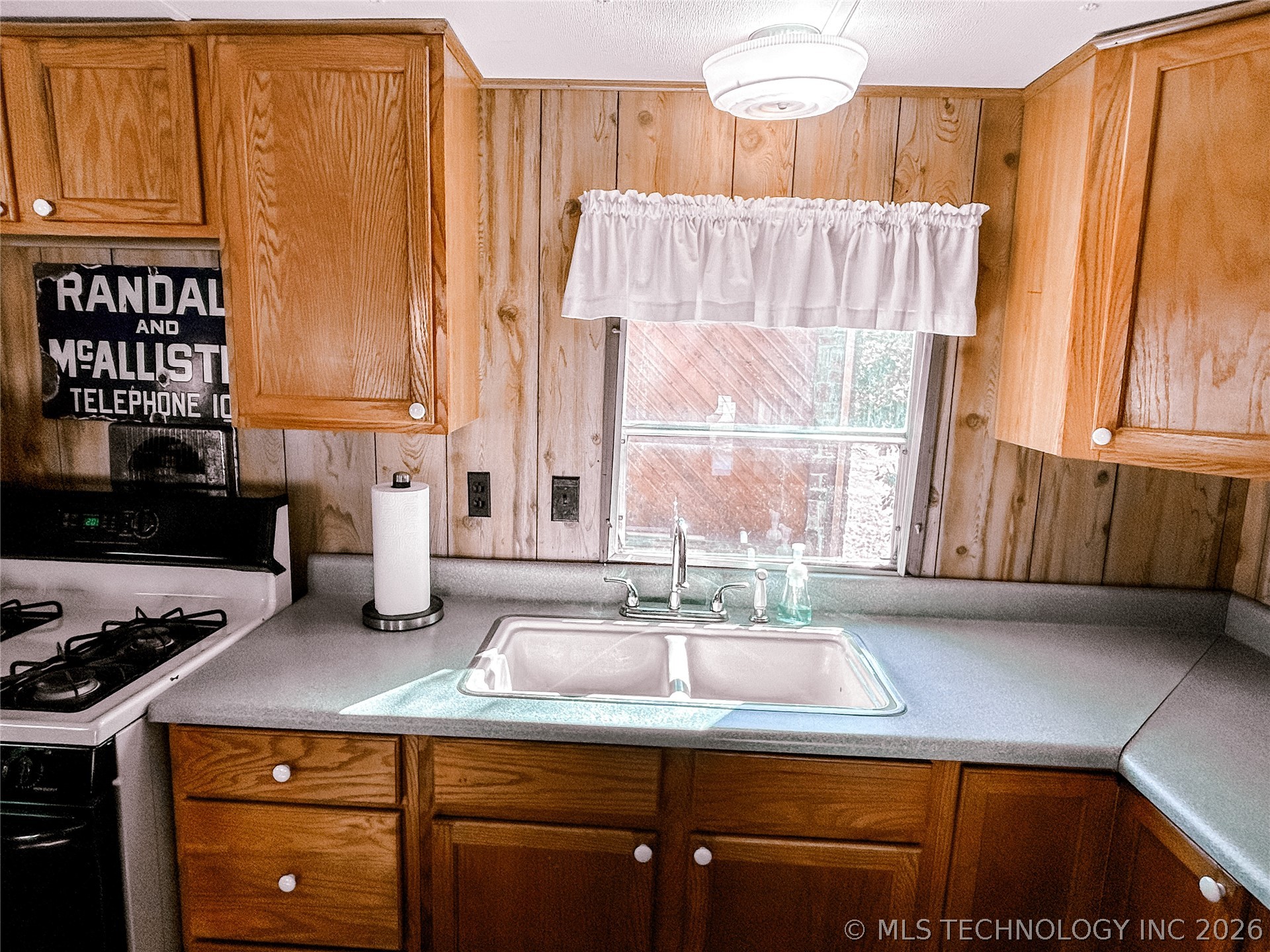 676 N Elm Street Property Photo 12