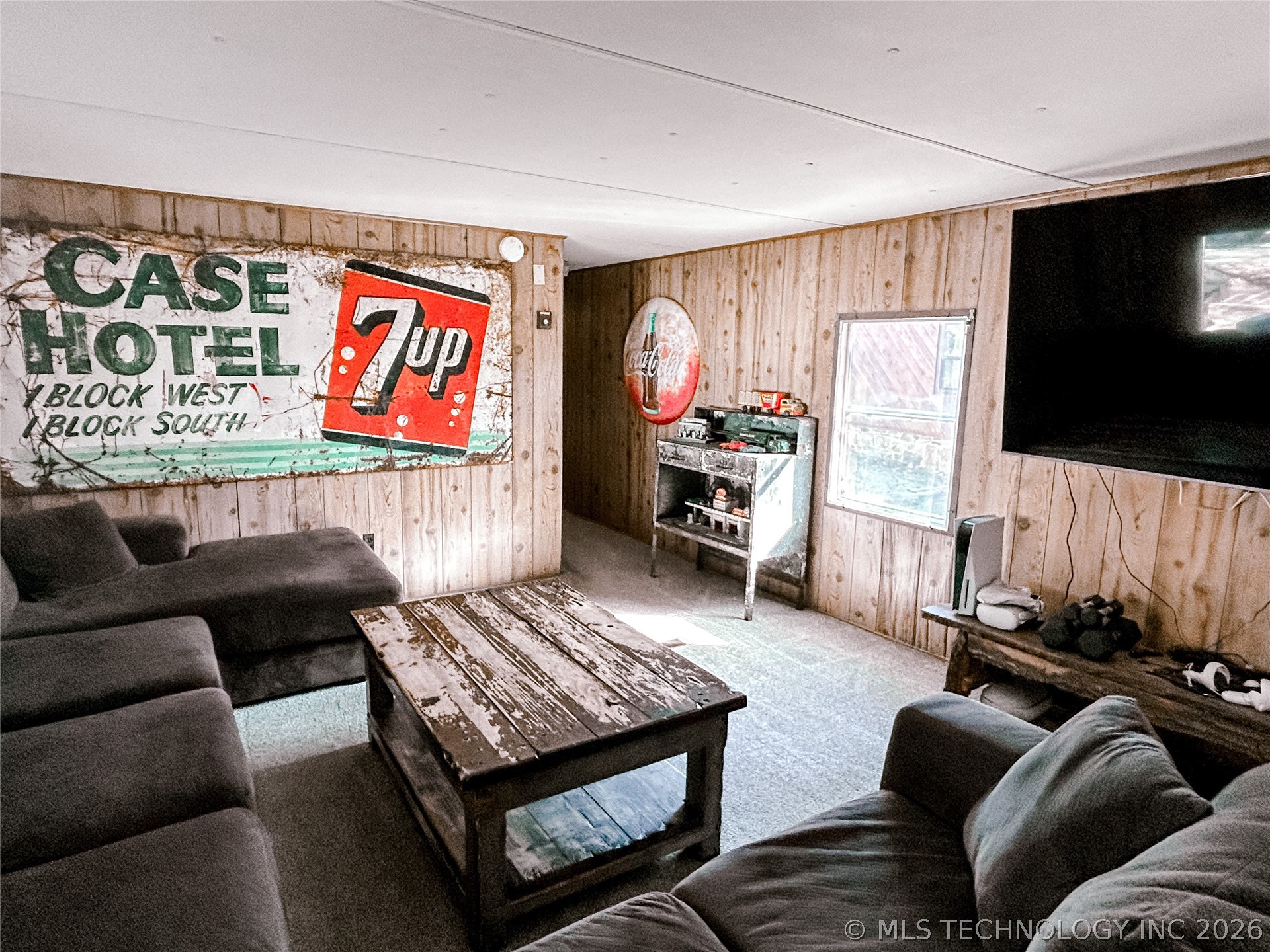 676 N Elm Street Property Photo 14