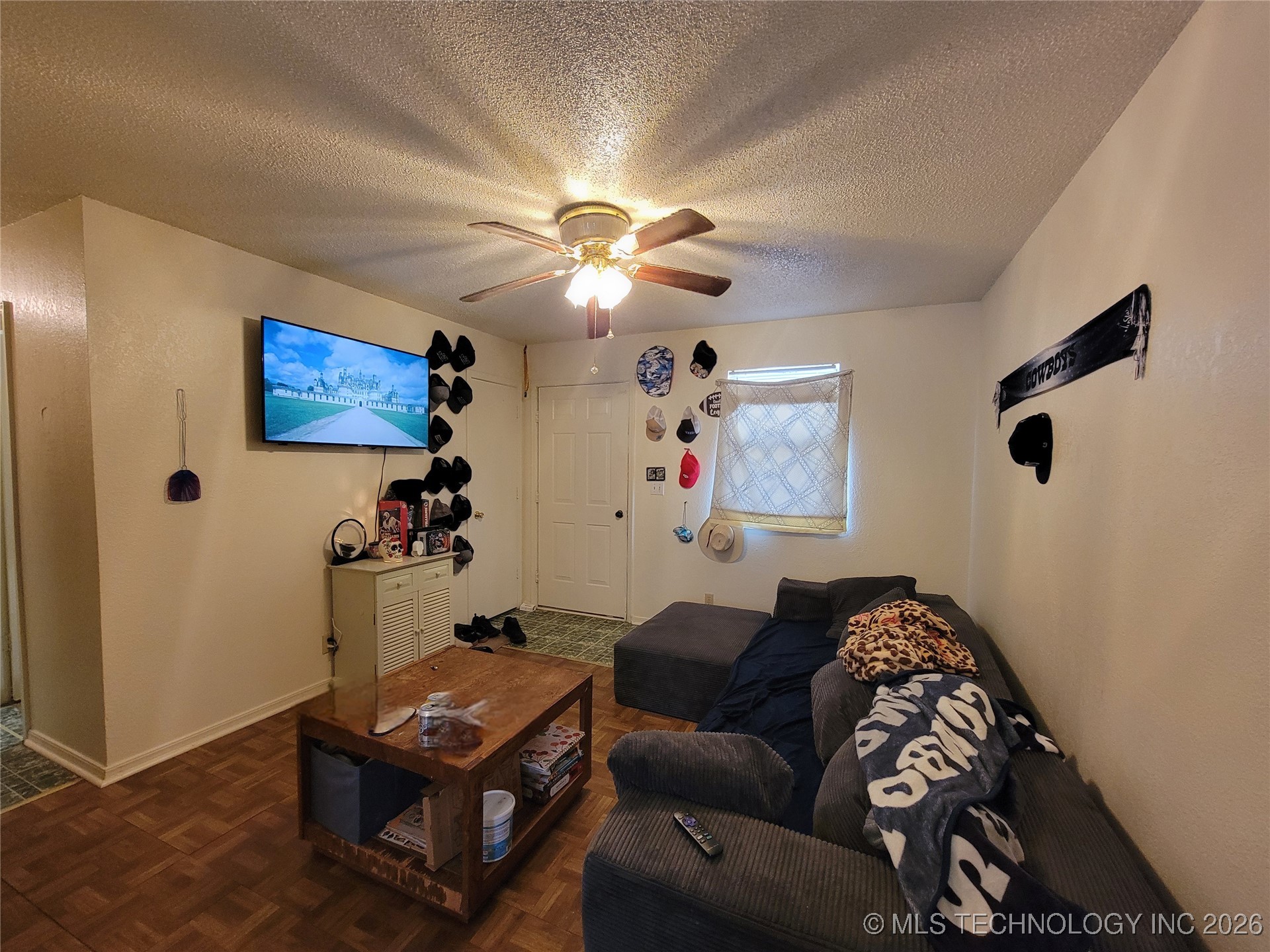 1923 N Maple Street Property Photo 5