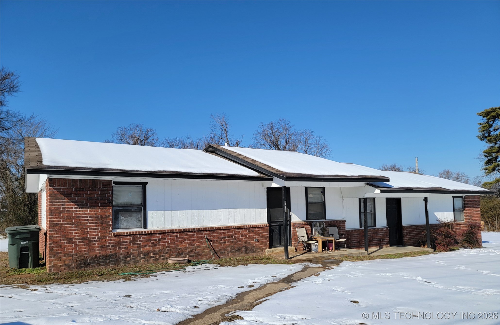 1923 N Maple Street Property Photo 9