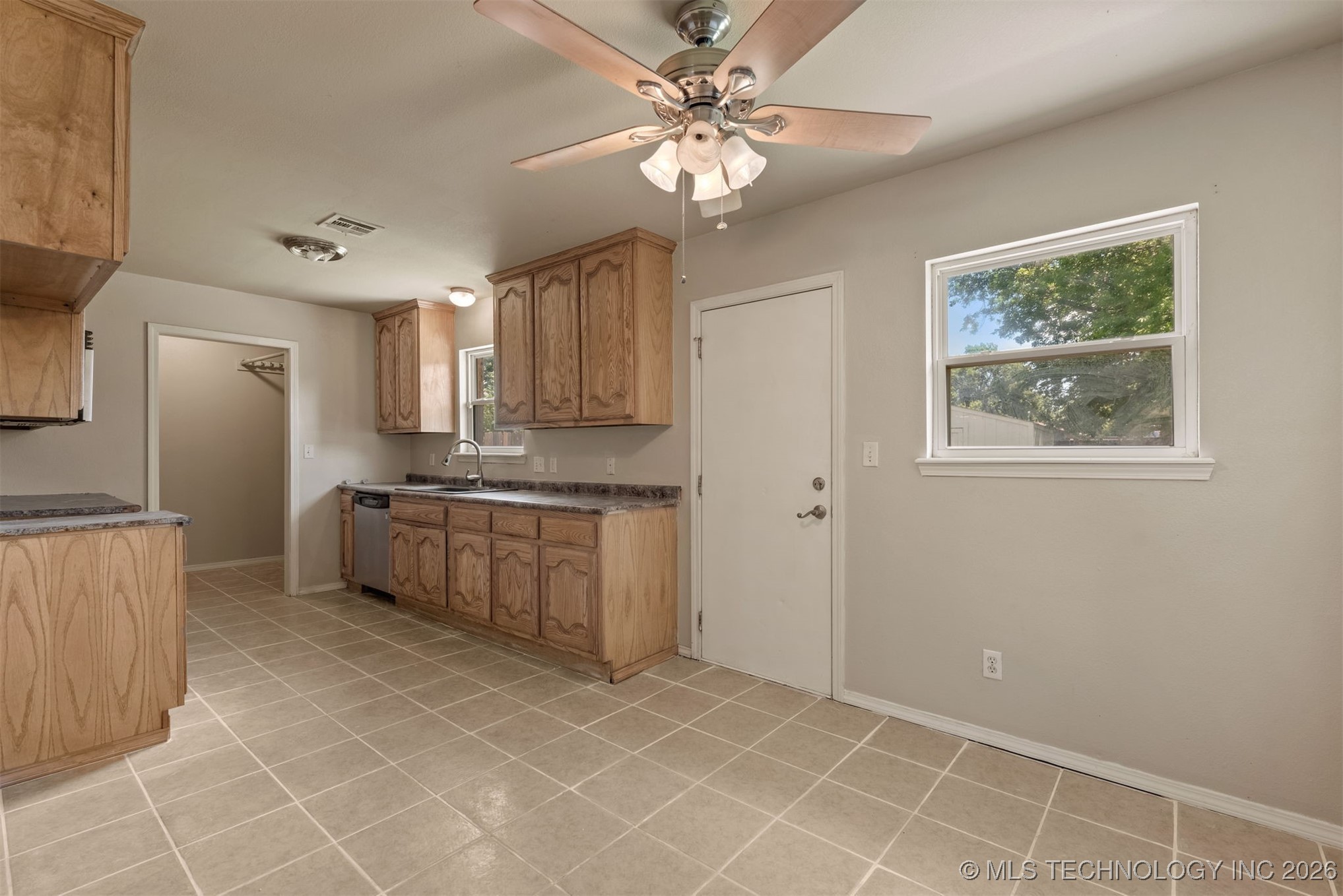 3607 S 118th East Avenue Property Photo 11