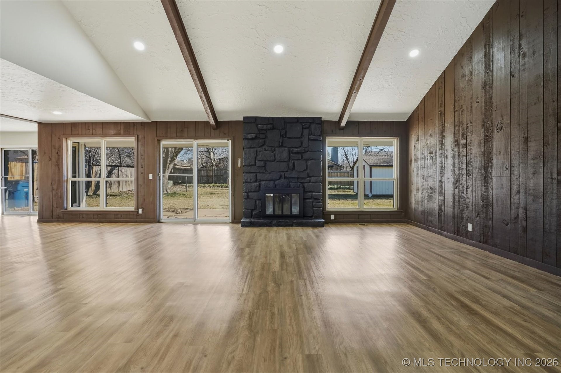 6803 S 77th East Avenue Property Photo 5