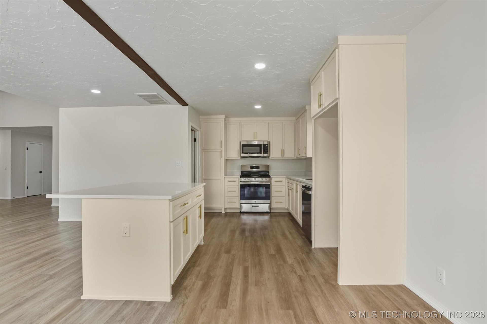 6803 S 77th East Avenue Property Photo 13