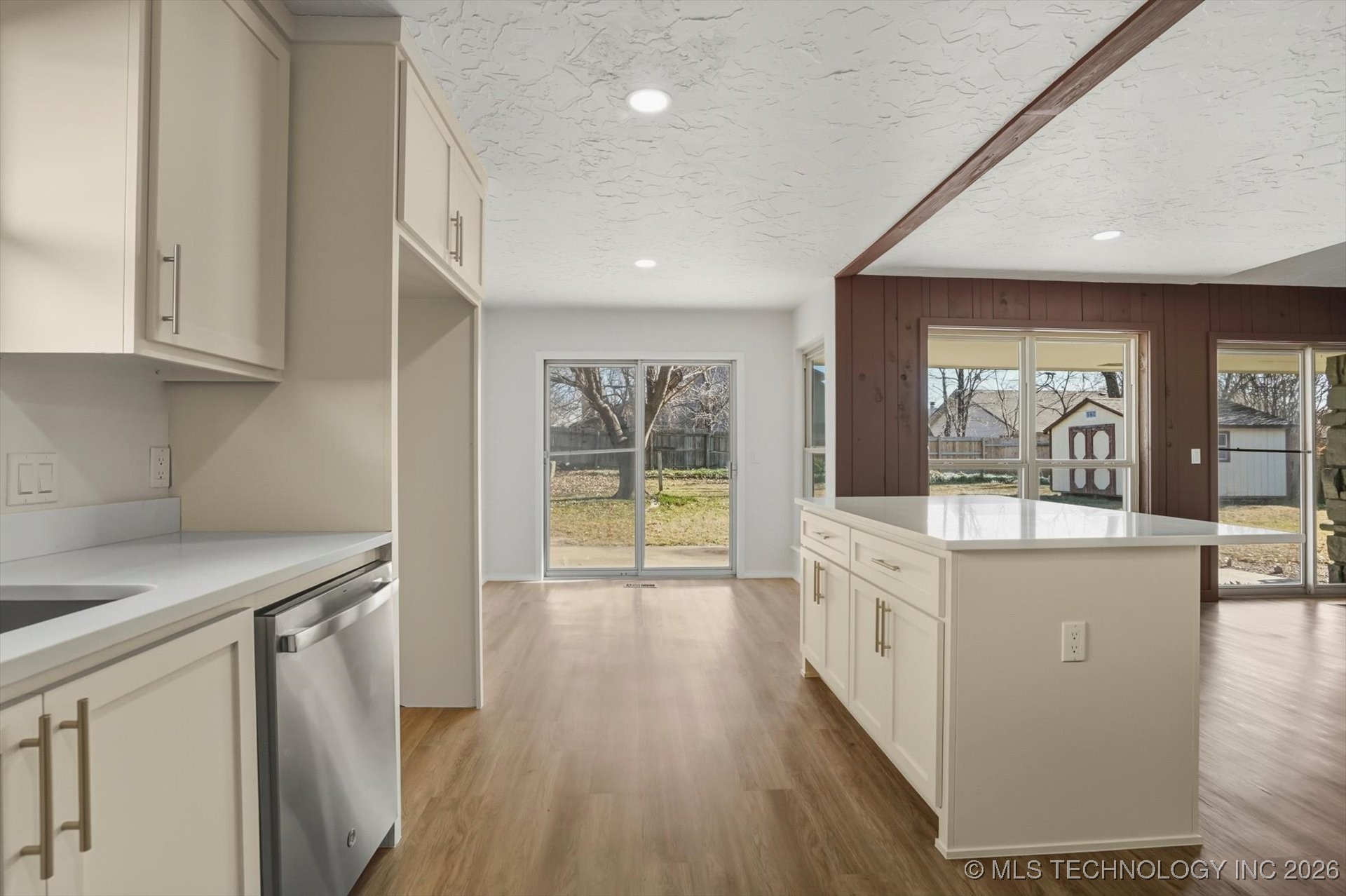 6803 S 77th East Avenue Property Photo 15