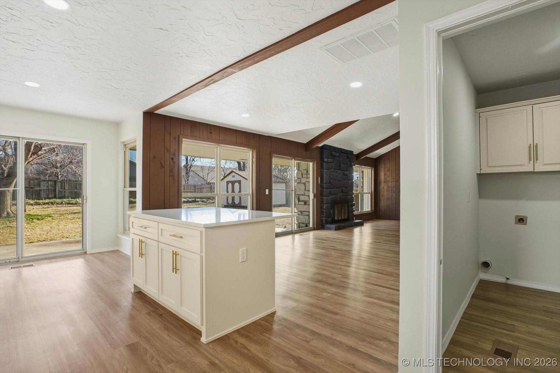 6803 S 77th East Avenue Property Photo 16