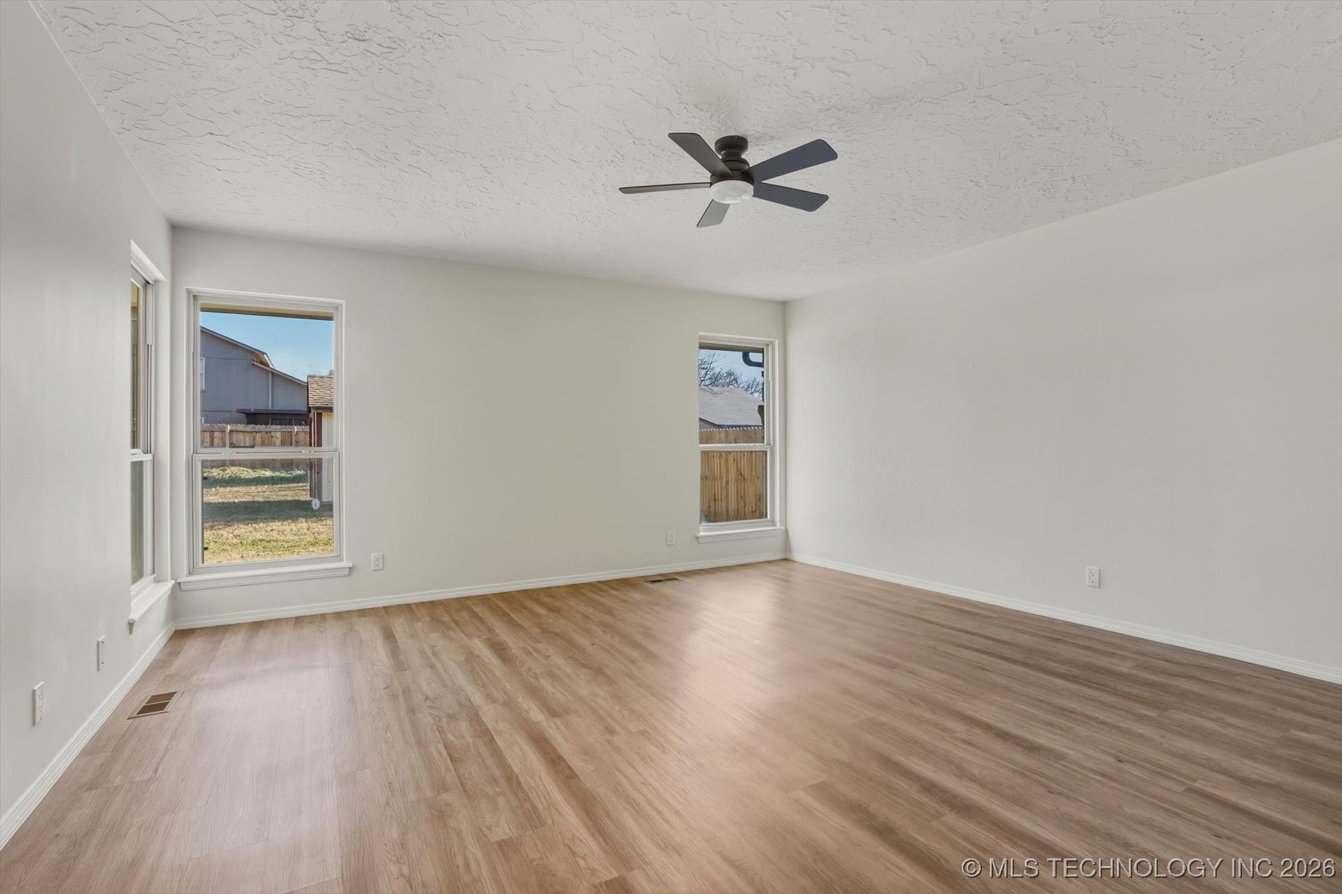 6803 S 77th East Avenue Property Photo 18