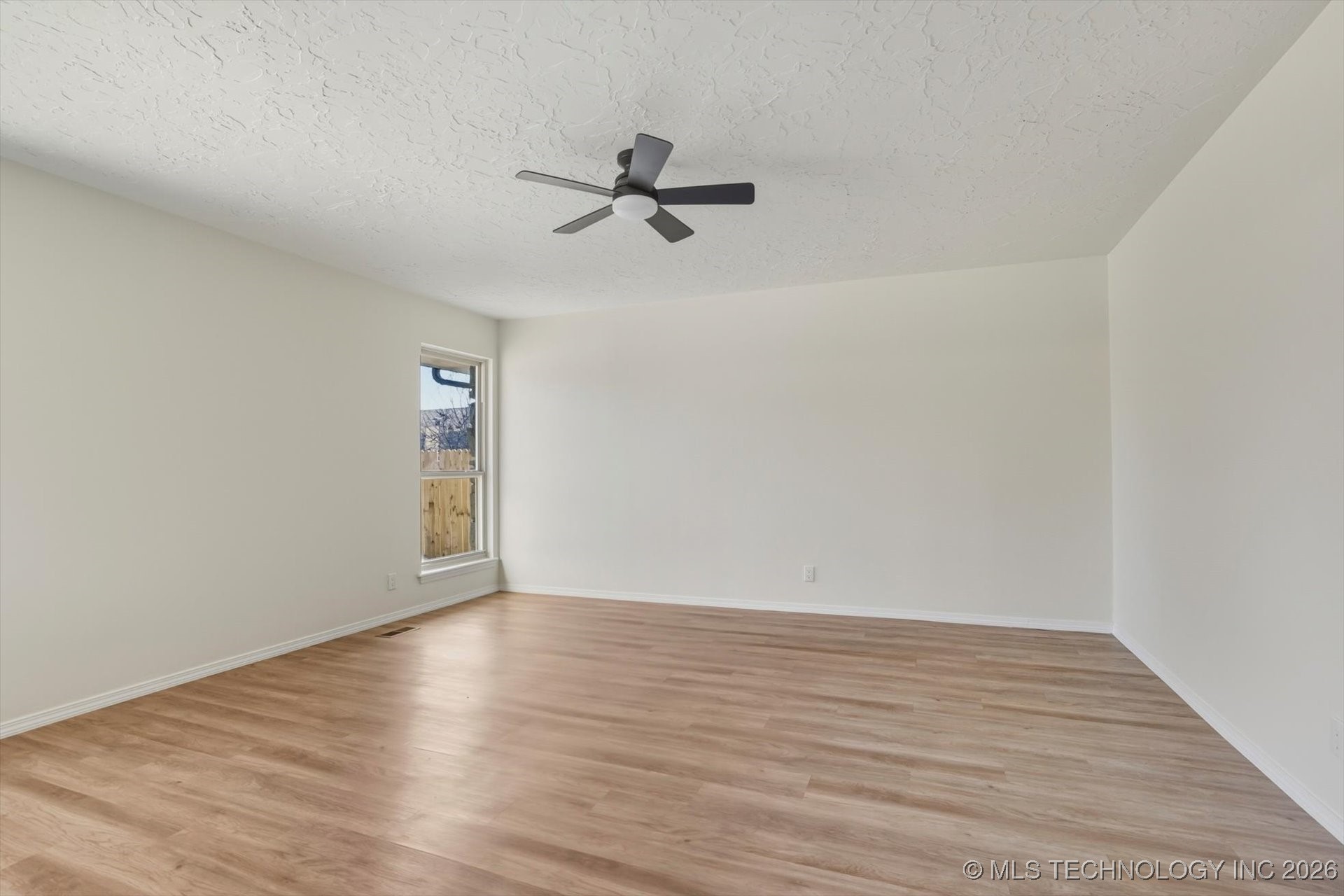 6803 S 77th East Avenue Property Photo 20