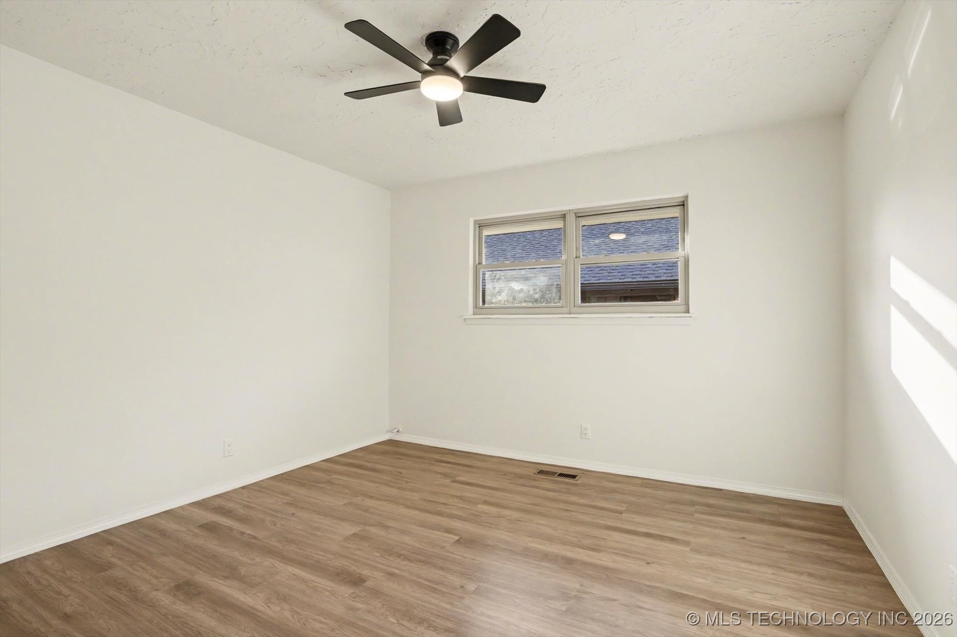 6803 S 77th East Avenue Property Photo 23