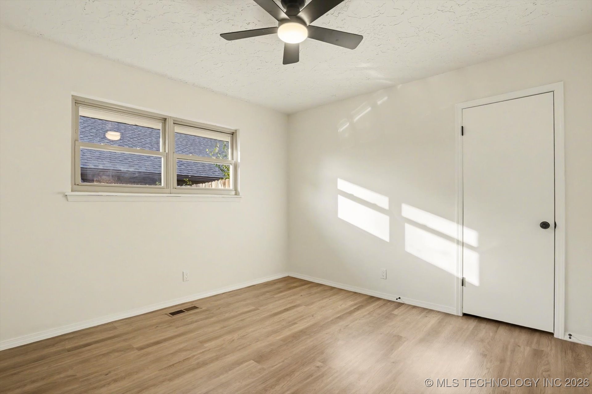 6803 S 77th East Avenue Property Photo 25