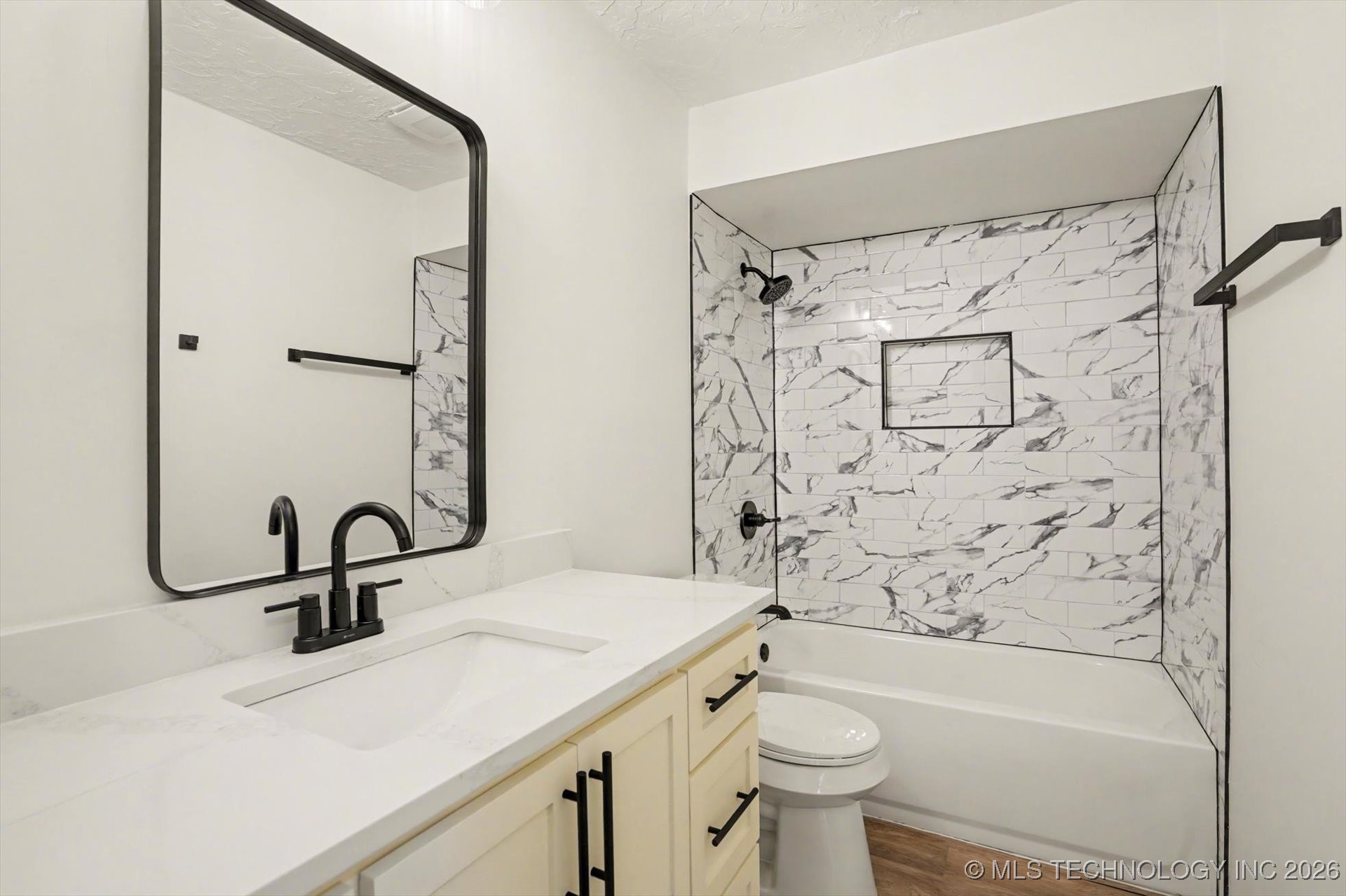 6803 S 77th East Avenue Property Photo 26