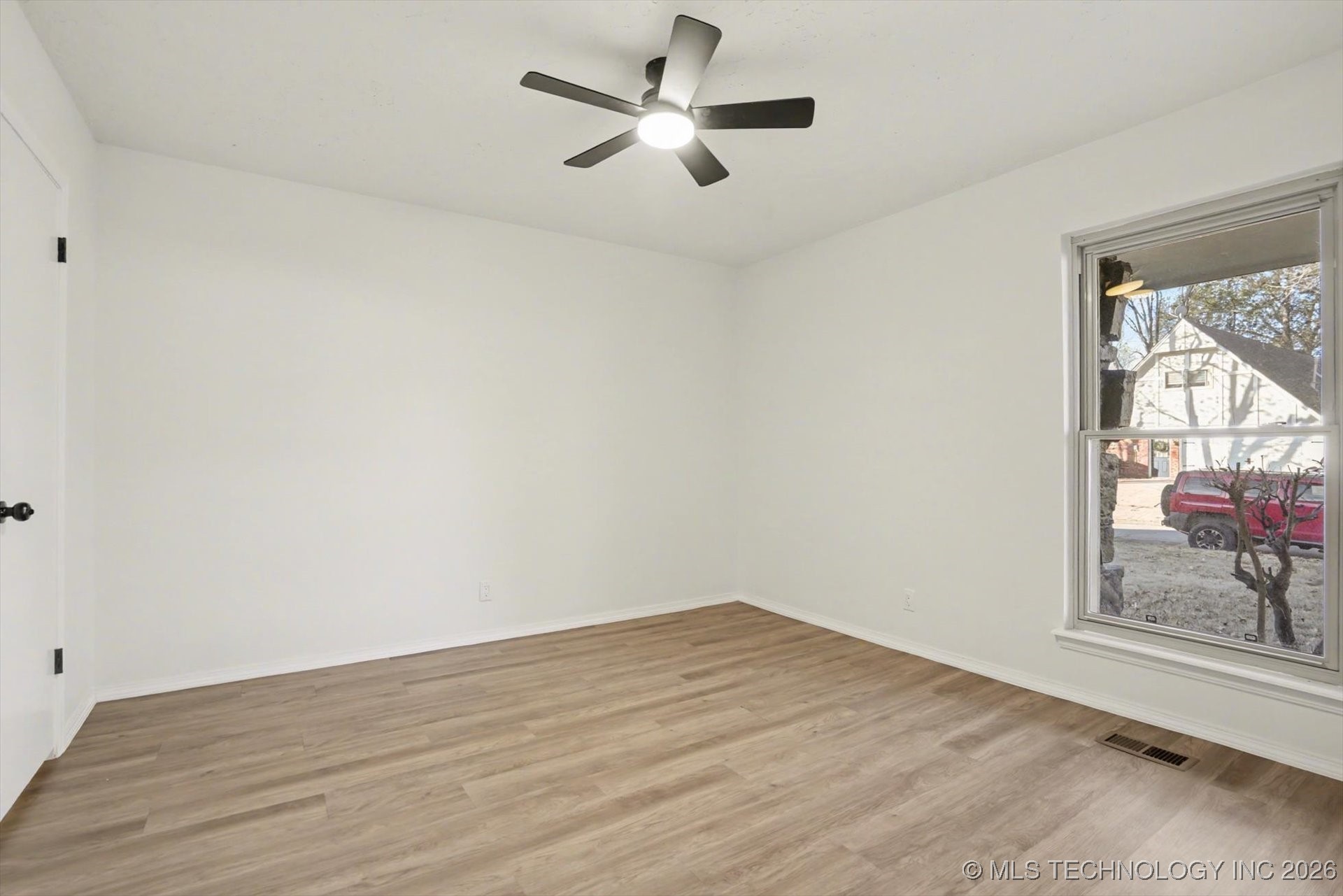 6803 S 77th East Avenue Property Photo 27