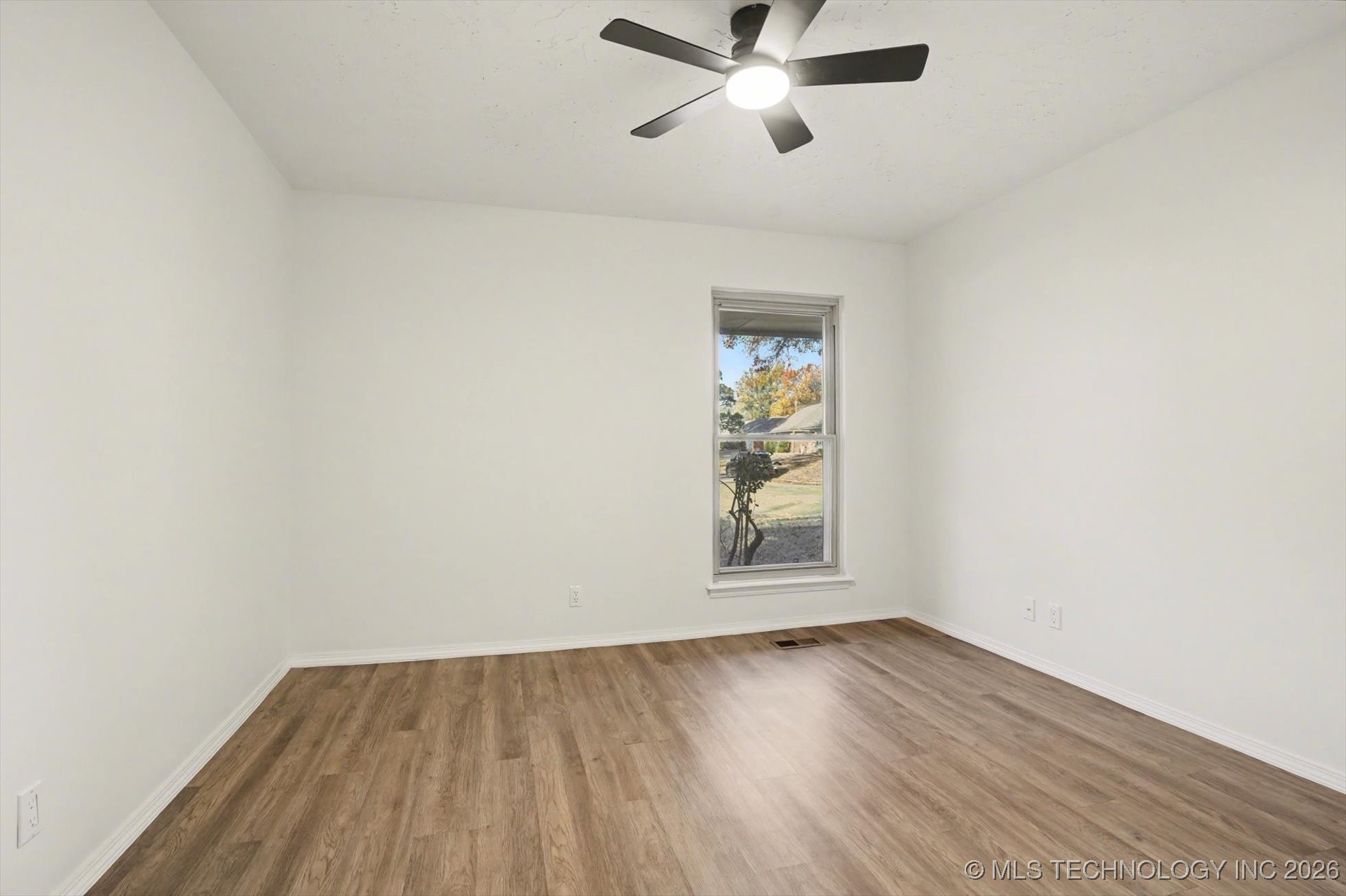 6803 S 77th East Avenue Property Photo 28