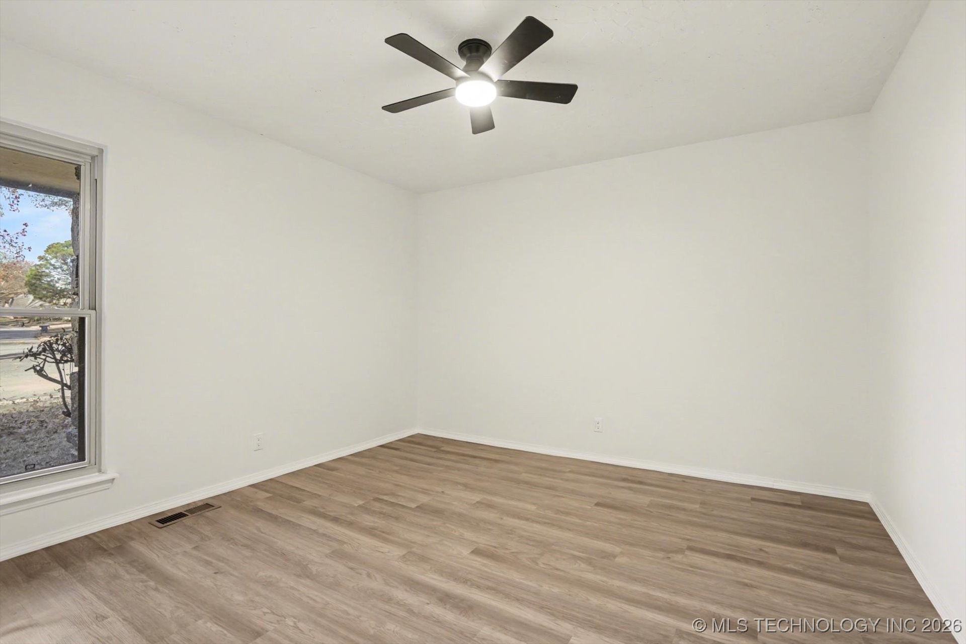 6803 S 77th East Avenue Property Photo 29