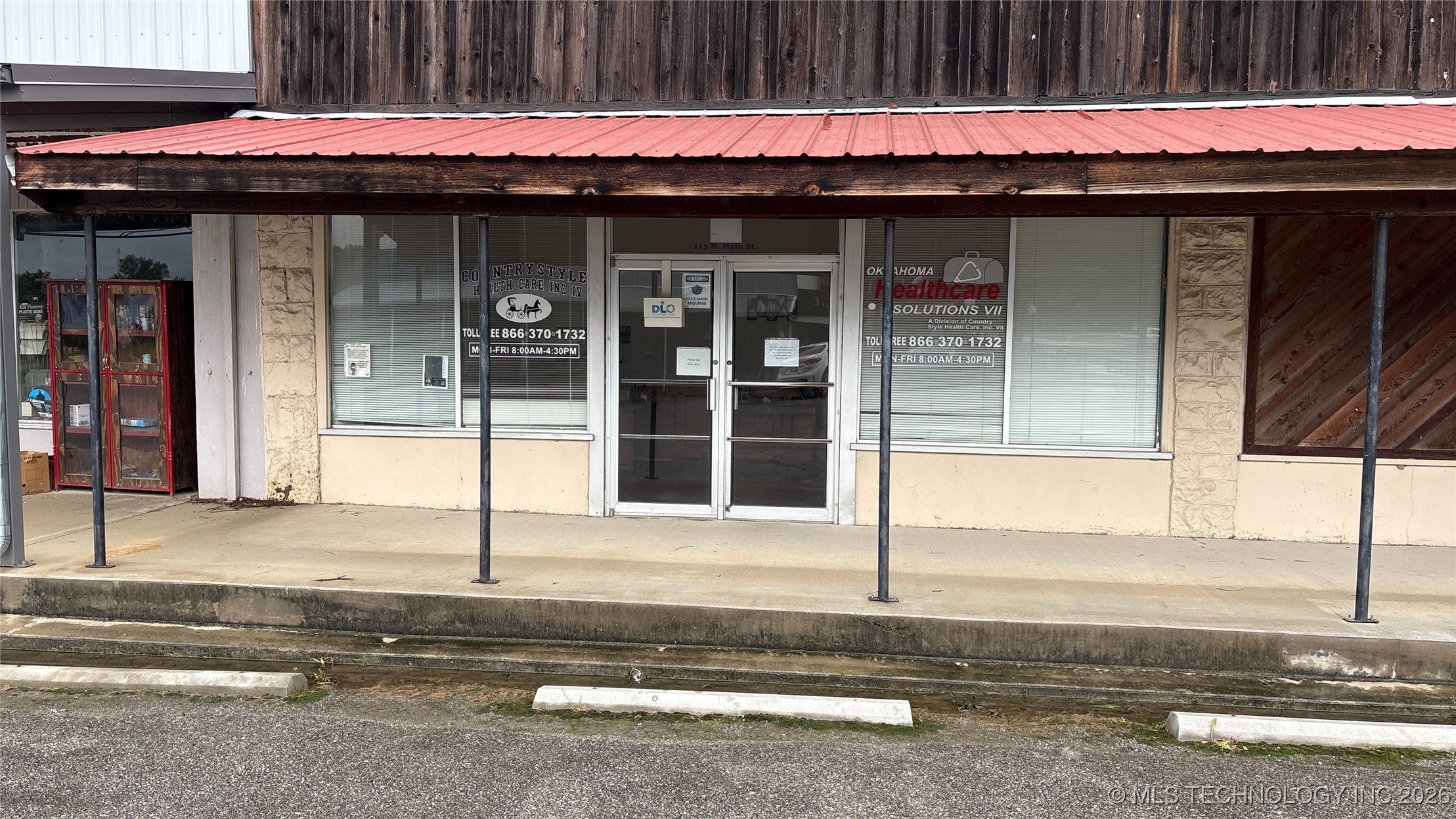 113 N Main Property Photo 2