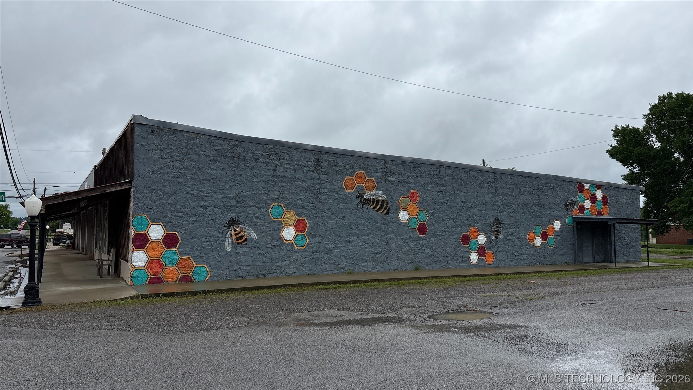 113 N Main Property Photo 4