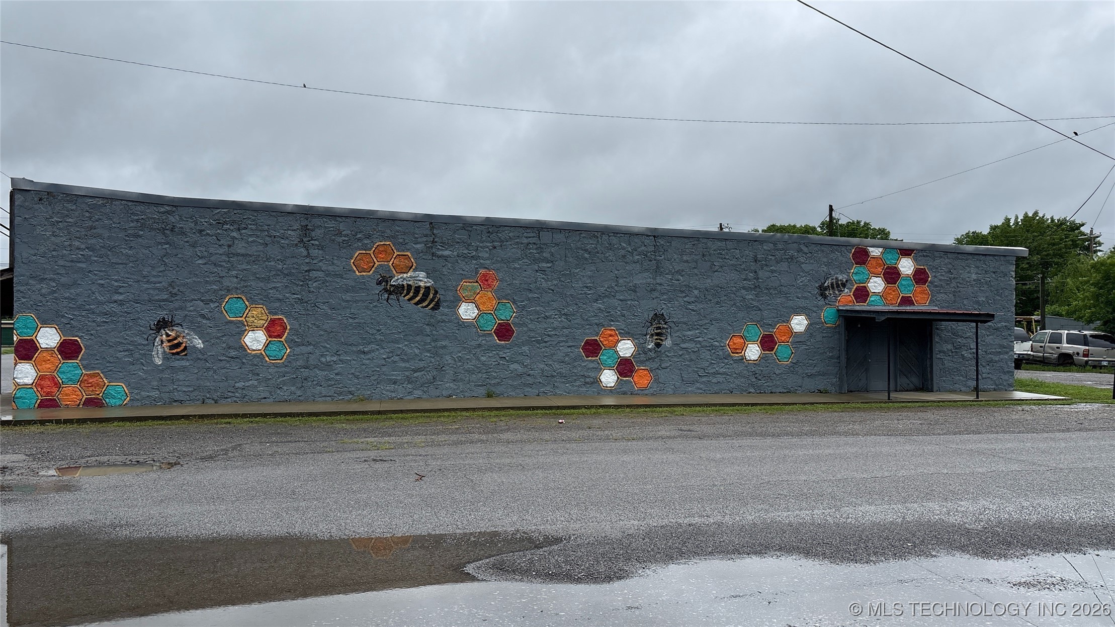 113 N Main Property Photo 5