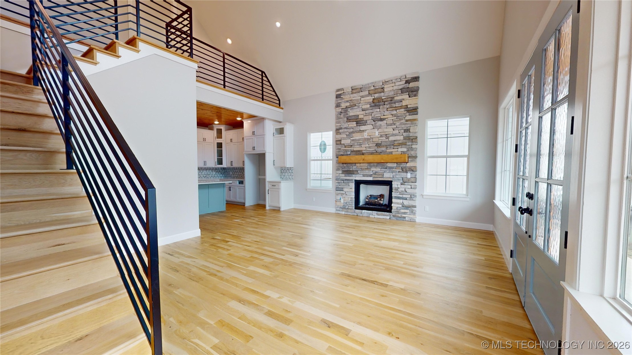 37251 S Cliff Crest Drive Property Photo 3