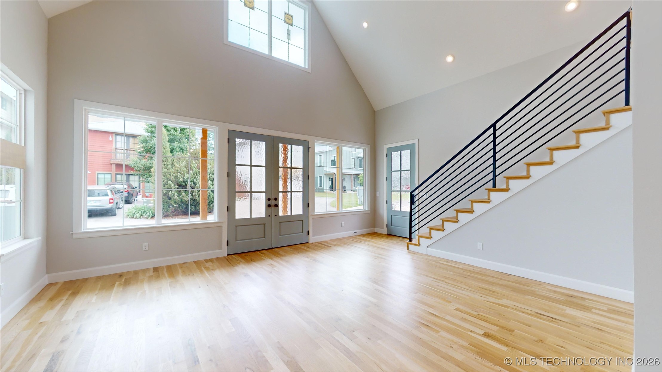 37251 S Cliff Crest Drive Property Photo 5