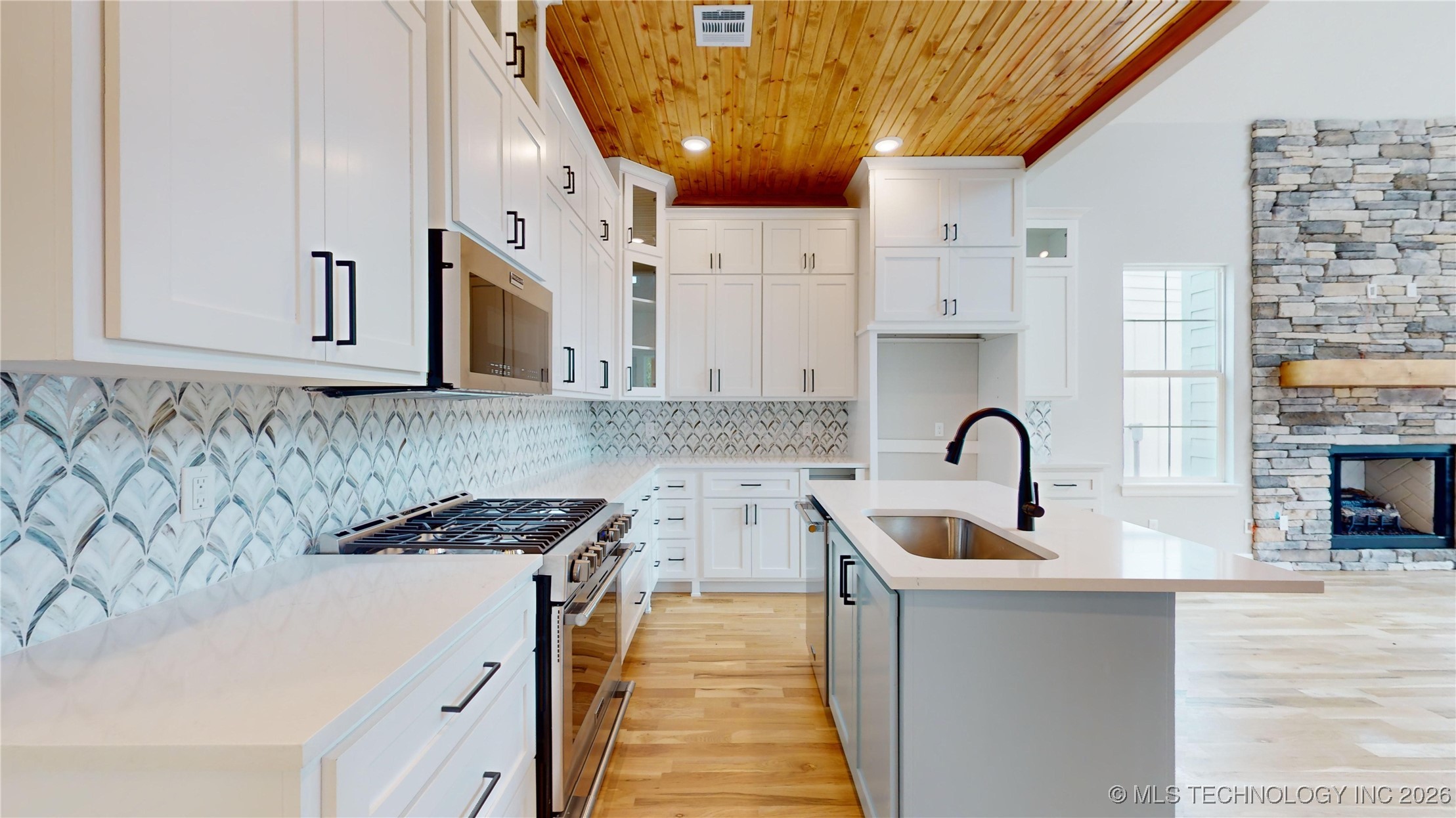 37251 S Cliff Crest Drive Property Photo 8