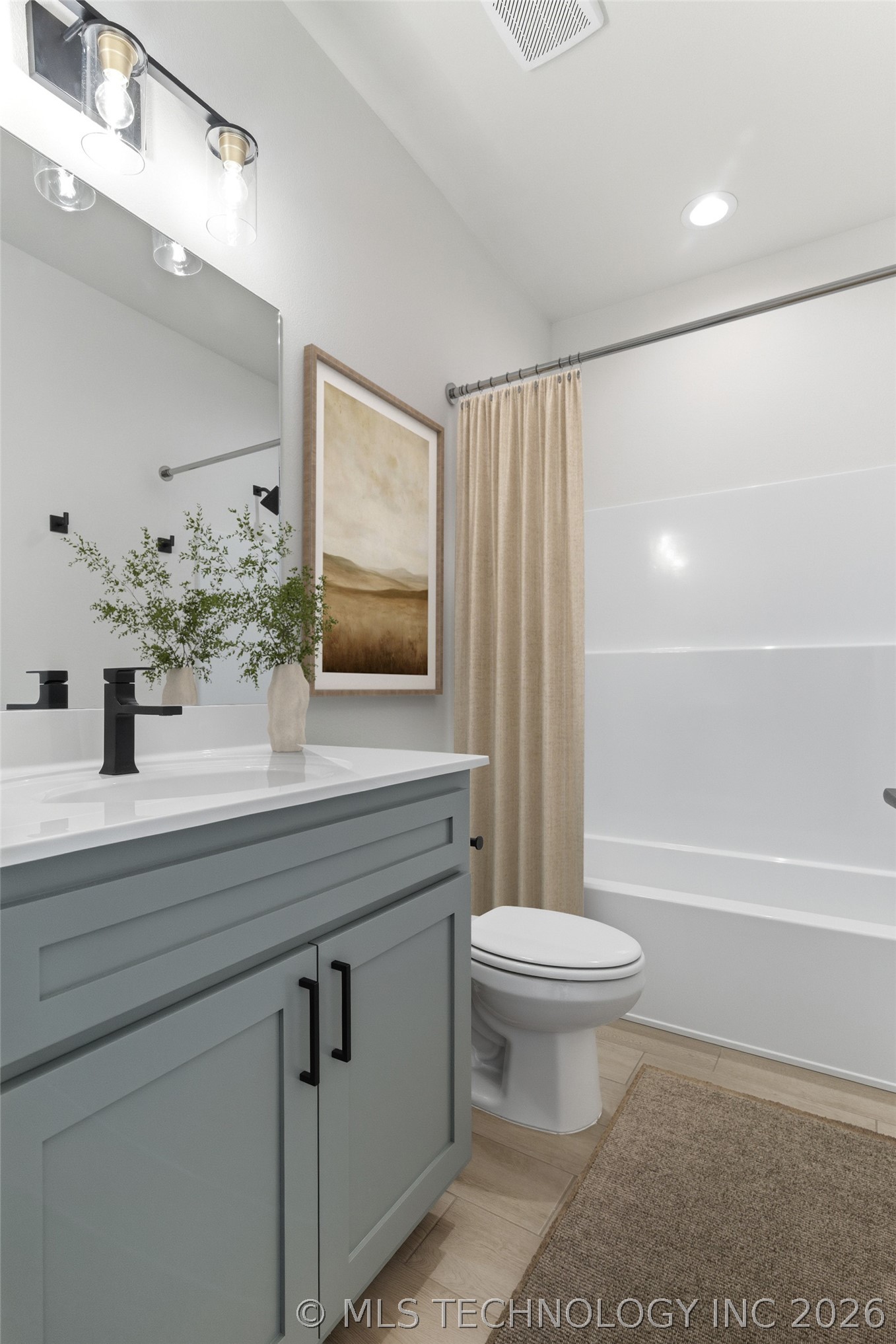 2076 W Berkeley Street Property Photo 8