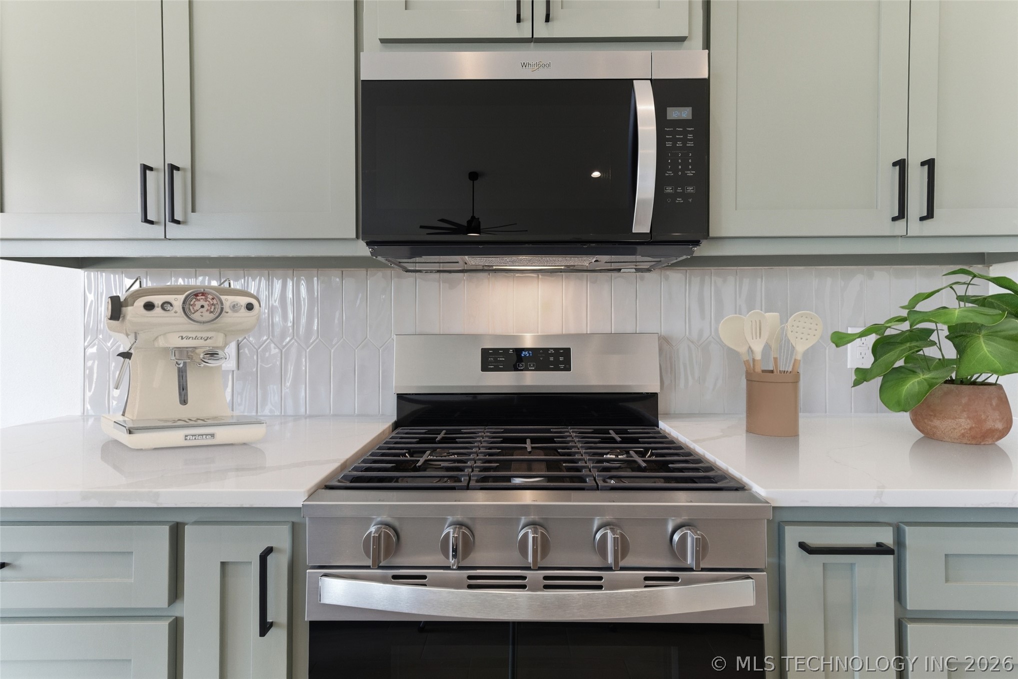 2076 W Berkeley Street Property Photo 17