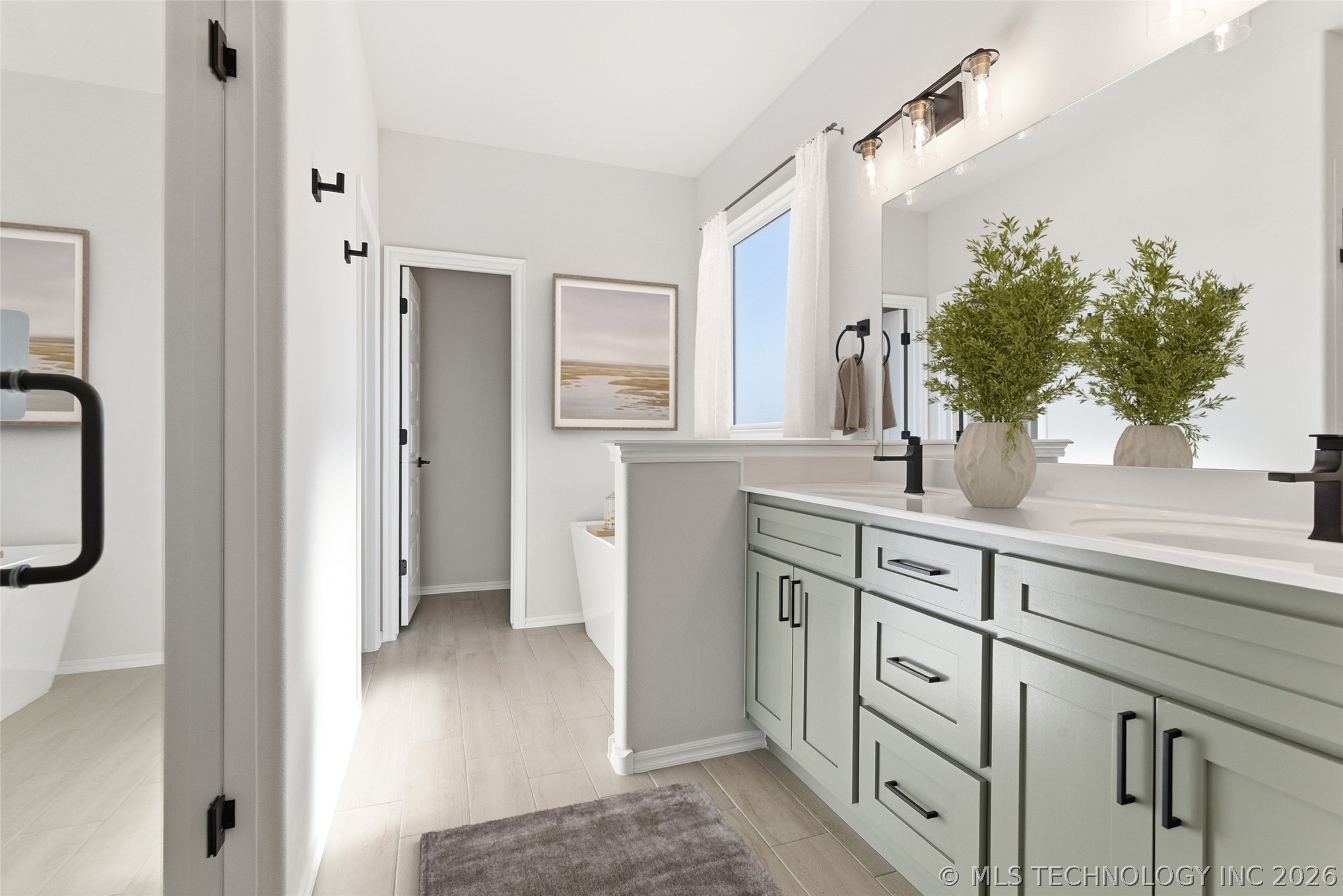 2076 W Berkeley Street Property Photo 23