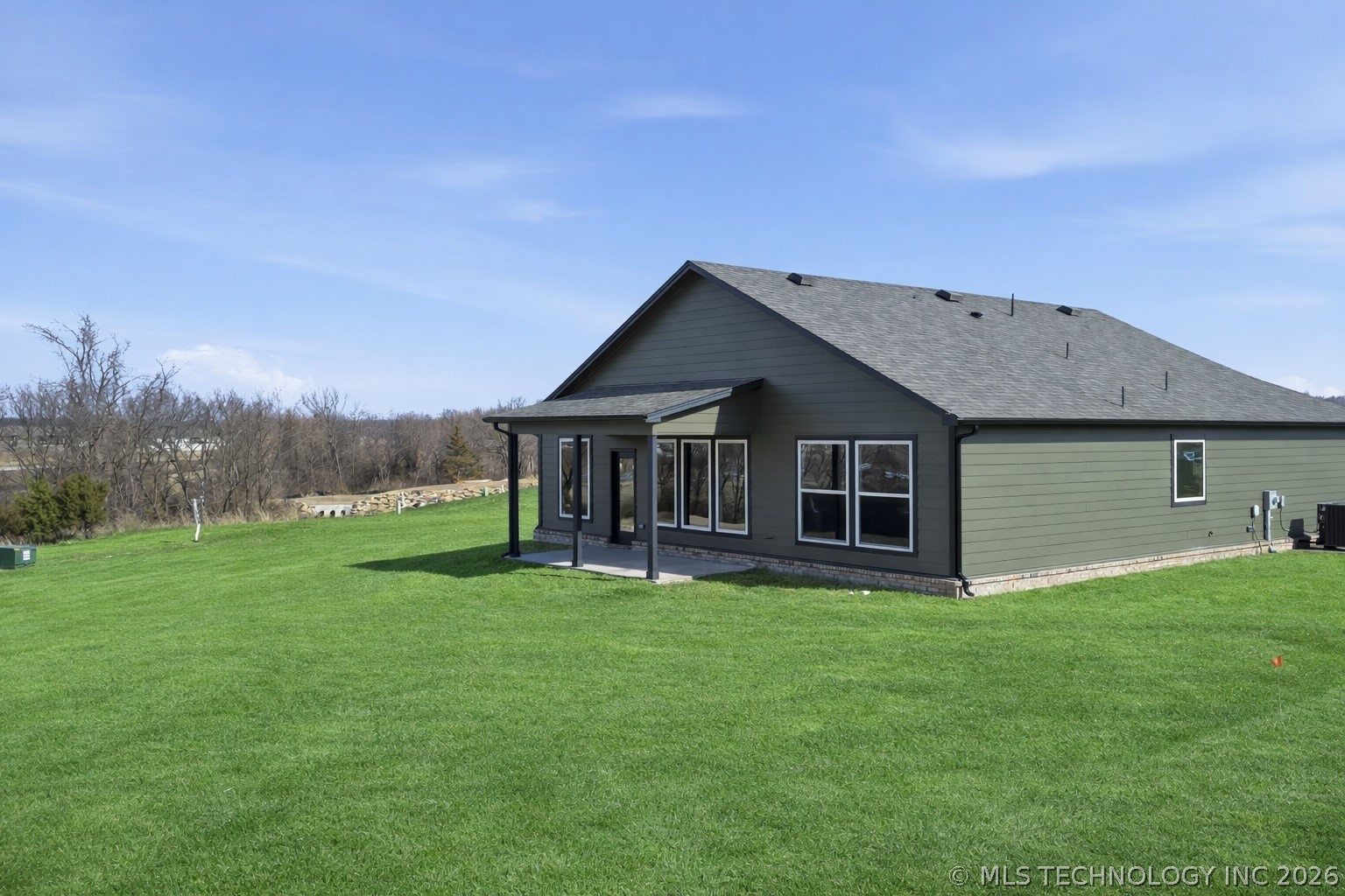 2076 W Berkeley Street Property Photo 28