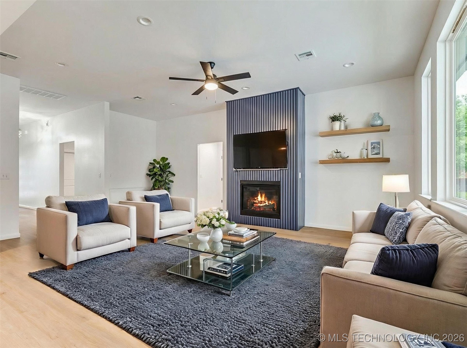 726 E 38th Street N Property Photo 7