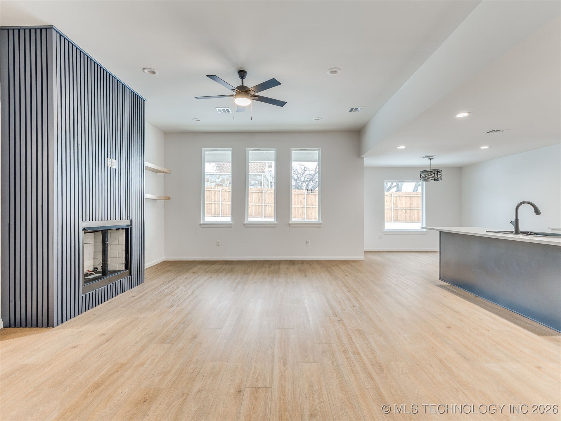 726 E 38th Street N Property Photo 8