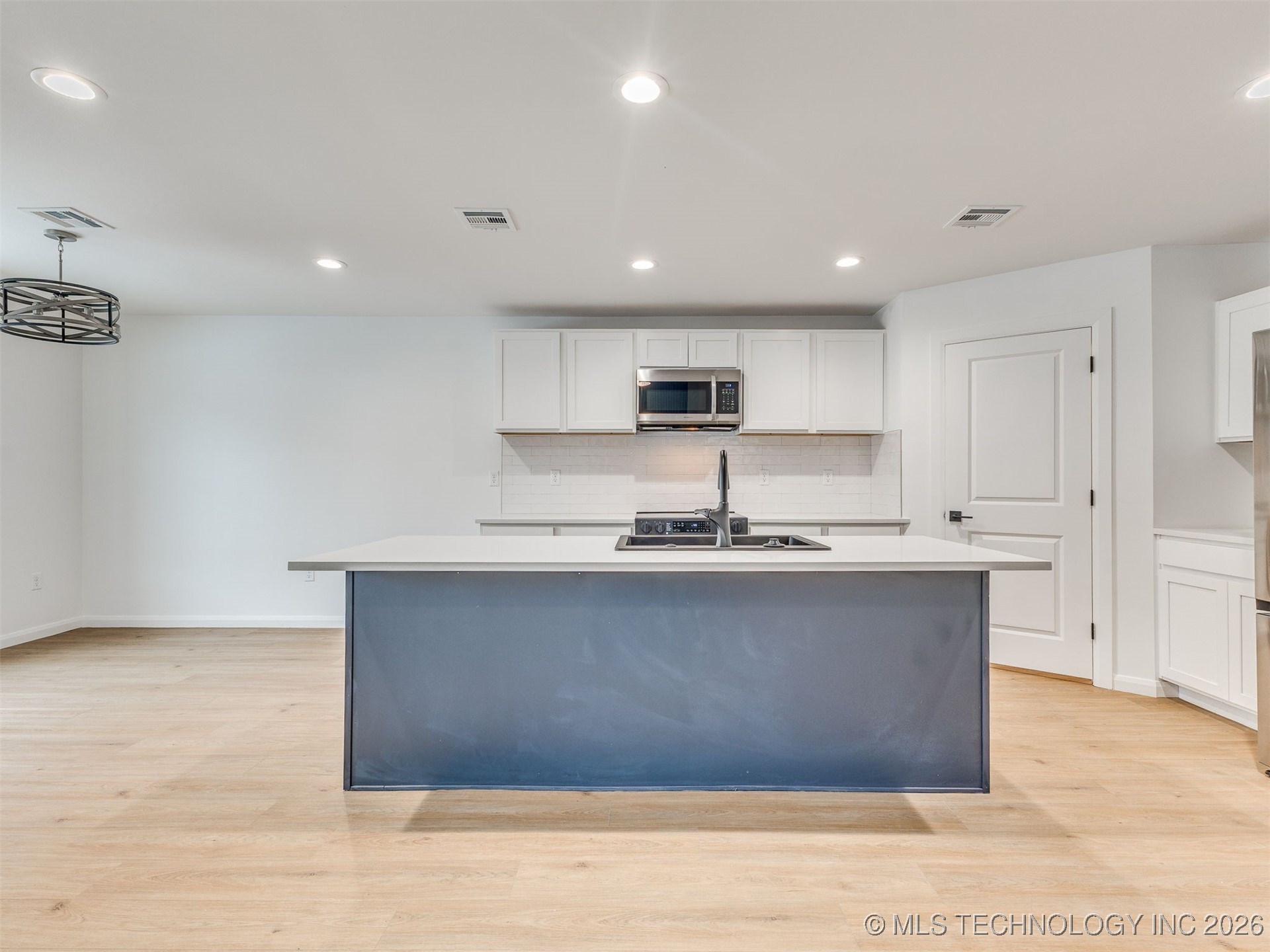 726 E 38th Street N Property Photo 11