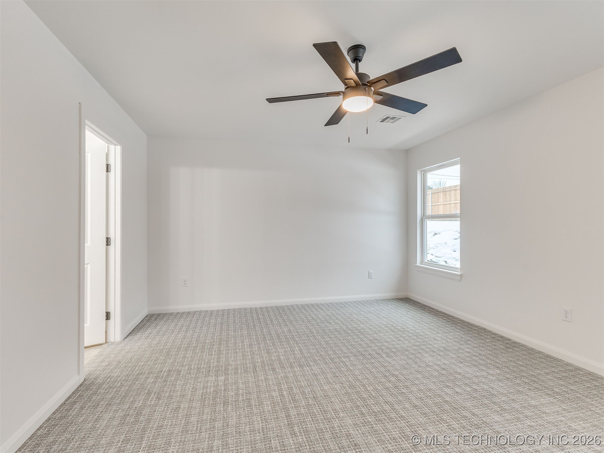 726 E 38th Street N Property Photo 16